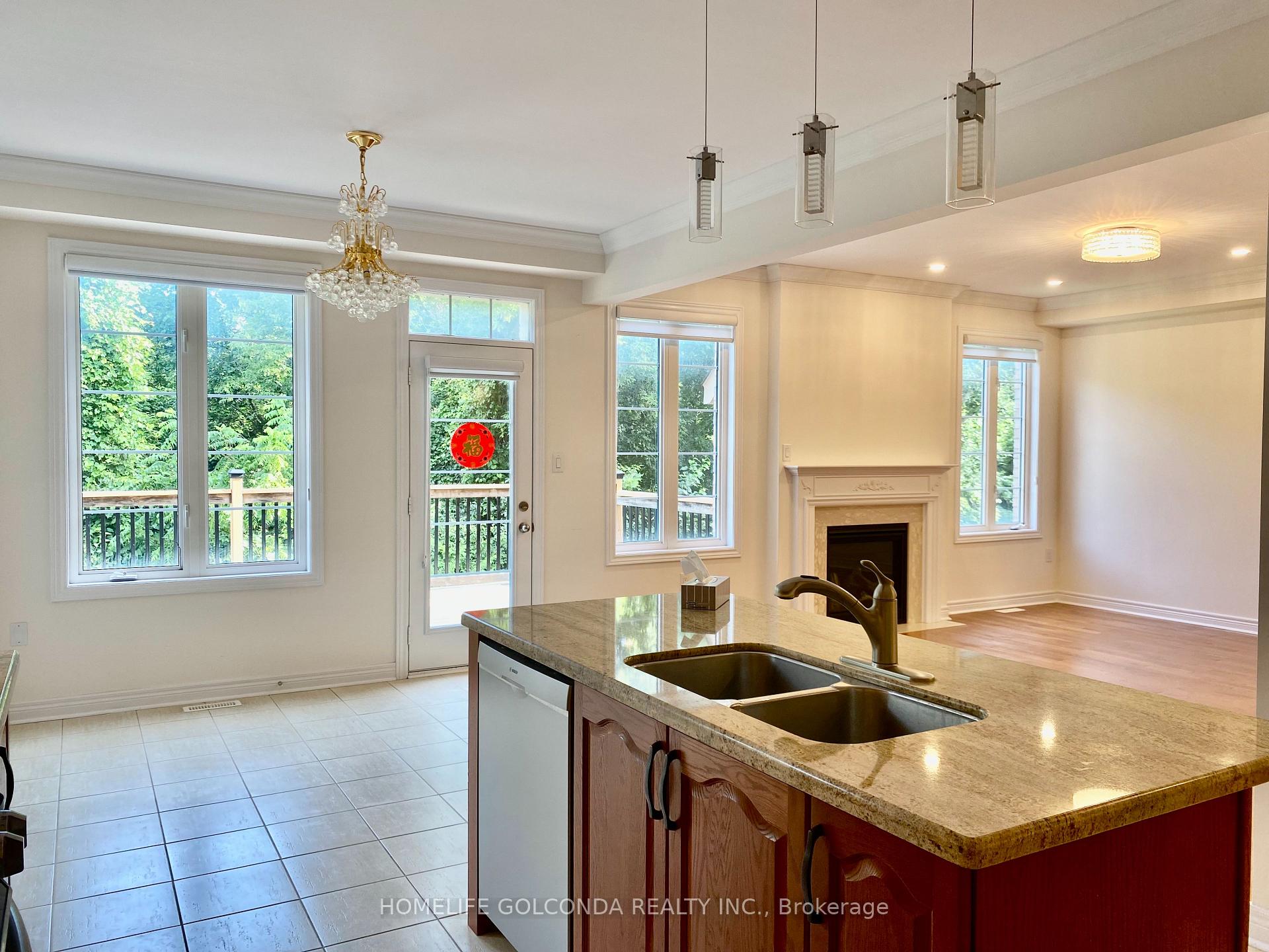 Photo 9 of 160 Chouinard Way, Aurora, Rural Aurora — HOMEH