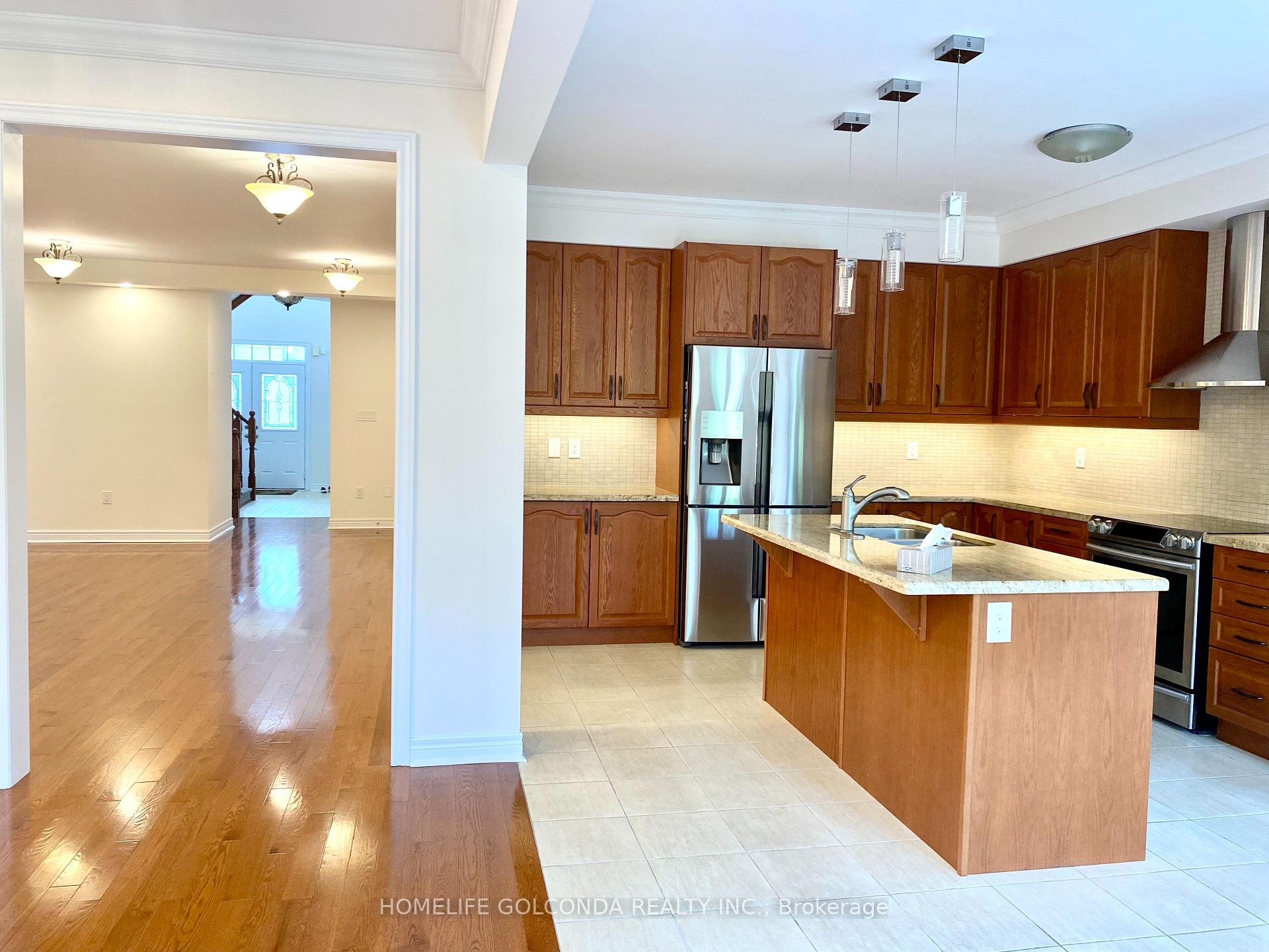 Photo 11 of 160 Chouinard Way, Aurora, Rural Aurora — HOMEH
