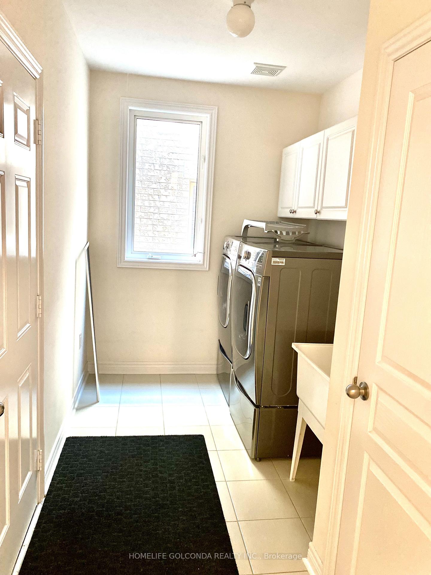 Photo 13 of 160 Chouinard Way, Aurora, Rural Aurora — HOMEH