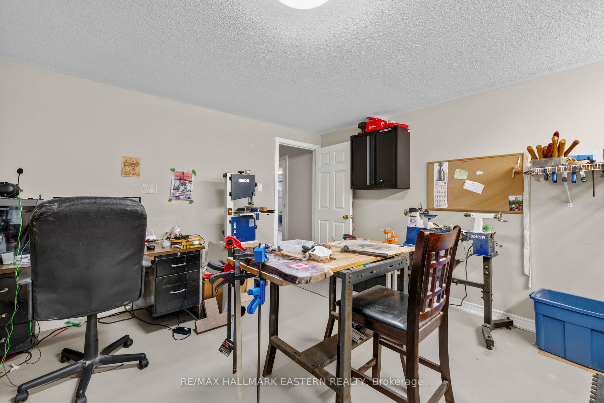Photo 32 of 2552 Denure Drive, Peterborough, Monaghan Ward 2 — HOMEH