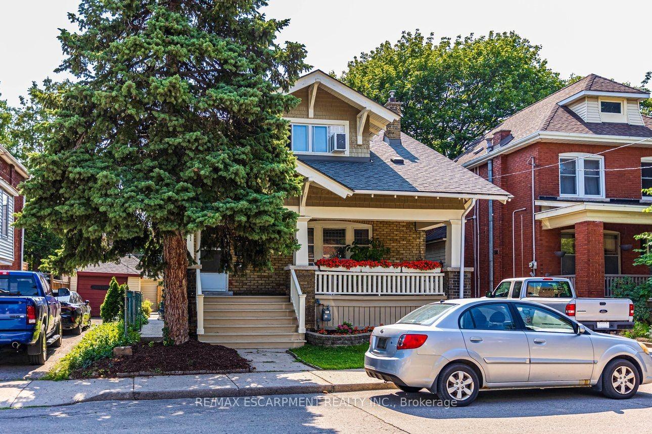 Photo 2 of 121 Eastbourne Avenue, Hamilton, St. Clair — HOMEH
