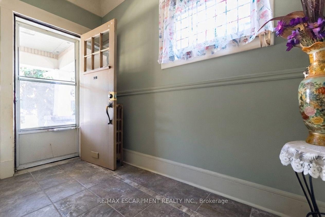 Photo 6 of 121 Eastbourne Avenue, Hamilton, St. Clair — HOMEH