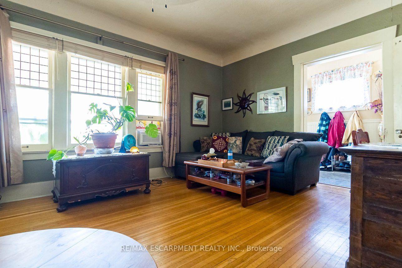 Photo 9 of 121 Eastbourne Avenue, Hamilton, St. Clair — HOMEH