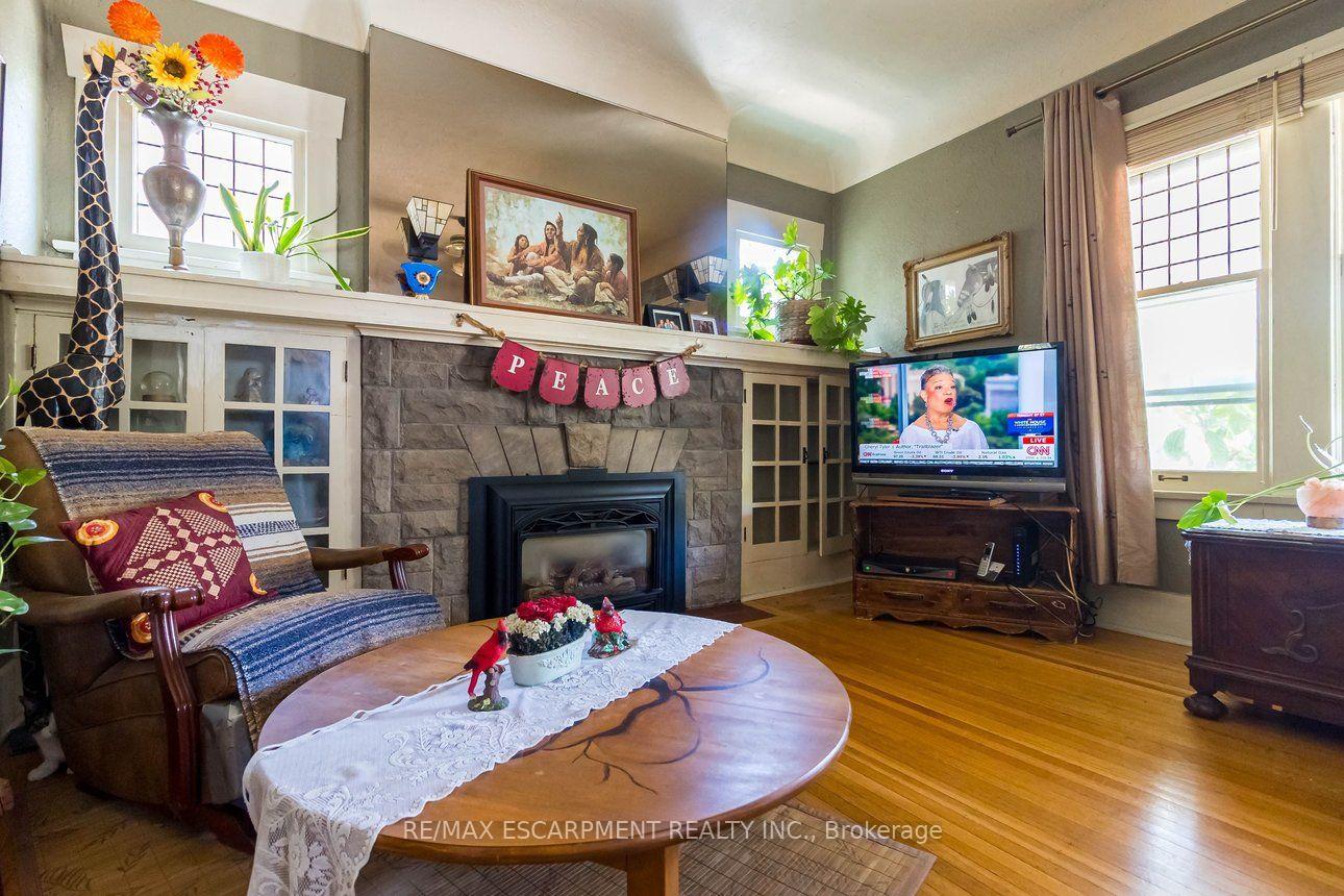 Photo 10 of 121 Eastbourne Avenue, Hamilton, St. Clair — HOMEH