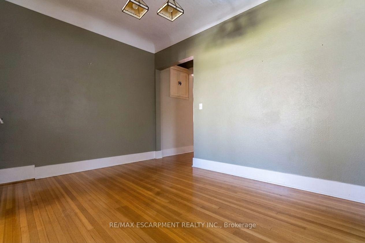 Photo 12 of 121 Eastbourne Avenue, Hamilton, St. Clair — HOMEH