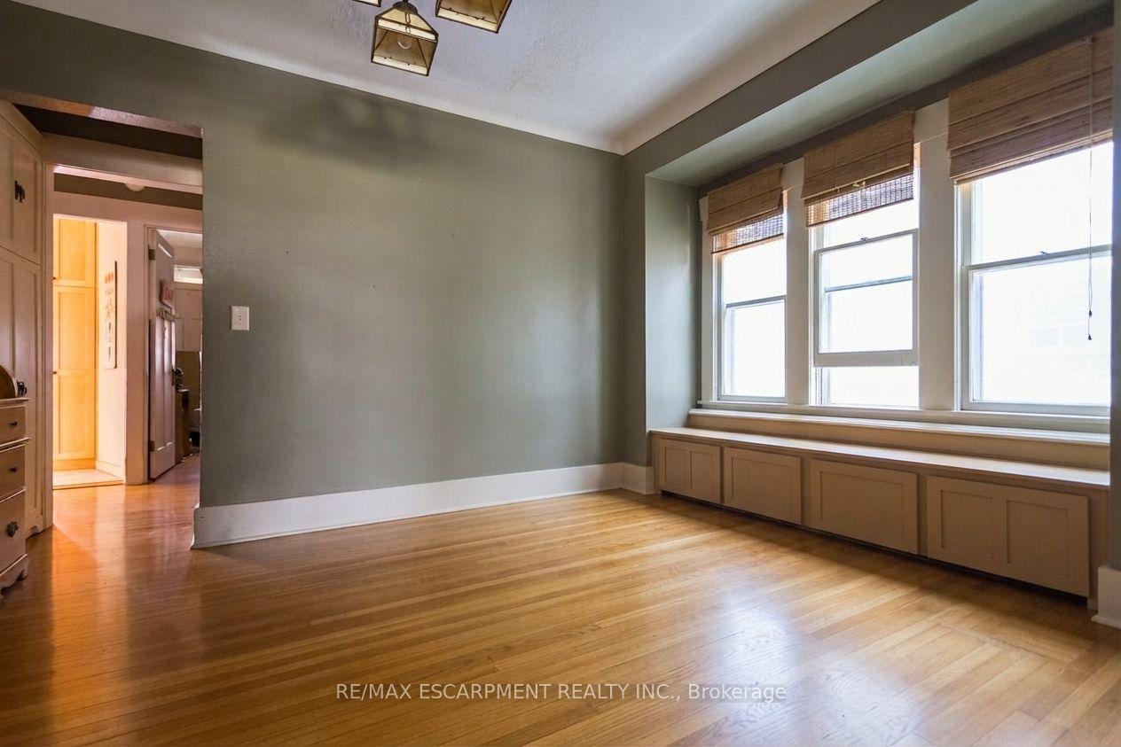 Photo 13 of 121 Eastbourne Avenue, Hamilton, St. Clair — HOMEH