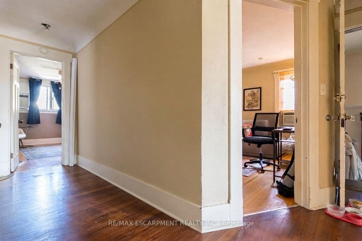 Photo 24 of 121 Eastbourne Avenue, Hamilton, St. Clair — HOMEH