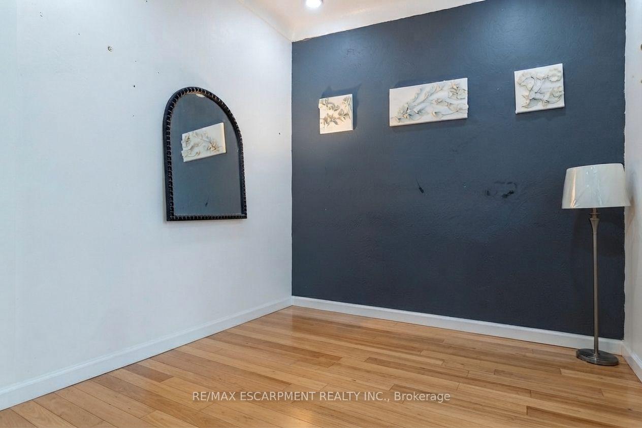 Photo 36 of 121 Eastbourne Avenue, Hamilton, St. Clair — HOMEH