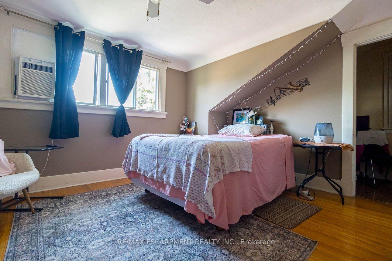 Photo 40 of 121 Eastbourne Avenue, Hamilton, St. Clair — HOMEH