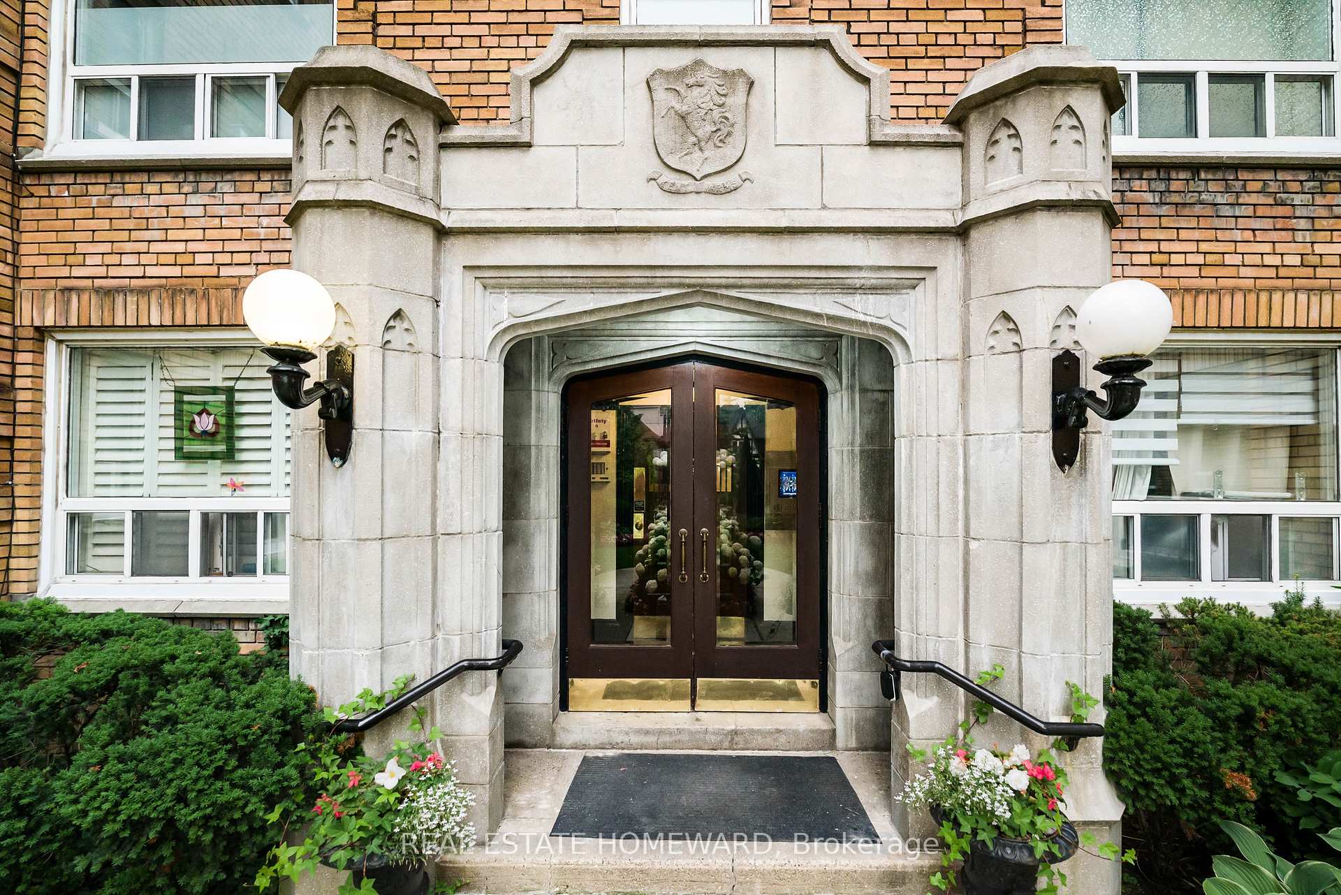 Photo 4 of Unit 206, 100 Oriole Parkway, Toronto, Forest Hill South — HOMEH