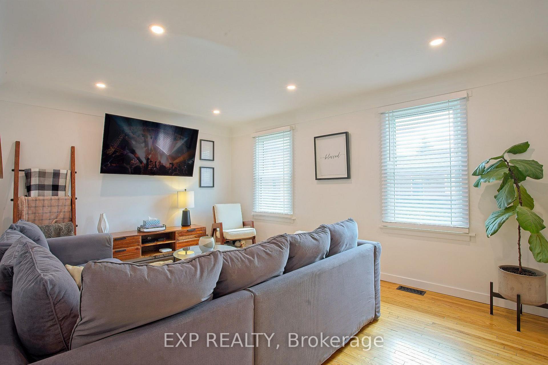 Photo 10 of 22 East 11th Street, Hamilton, Inch Park — HOMEH