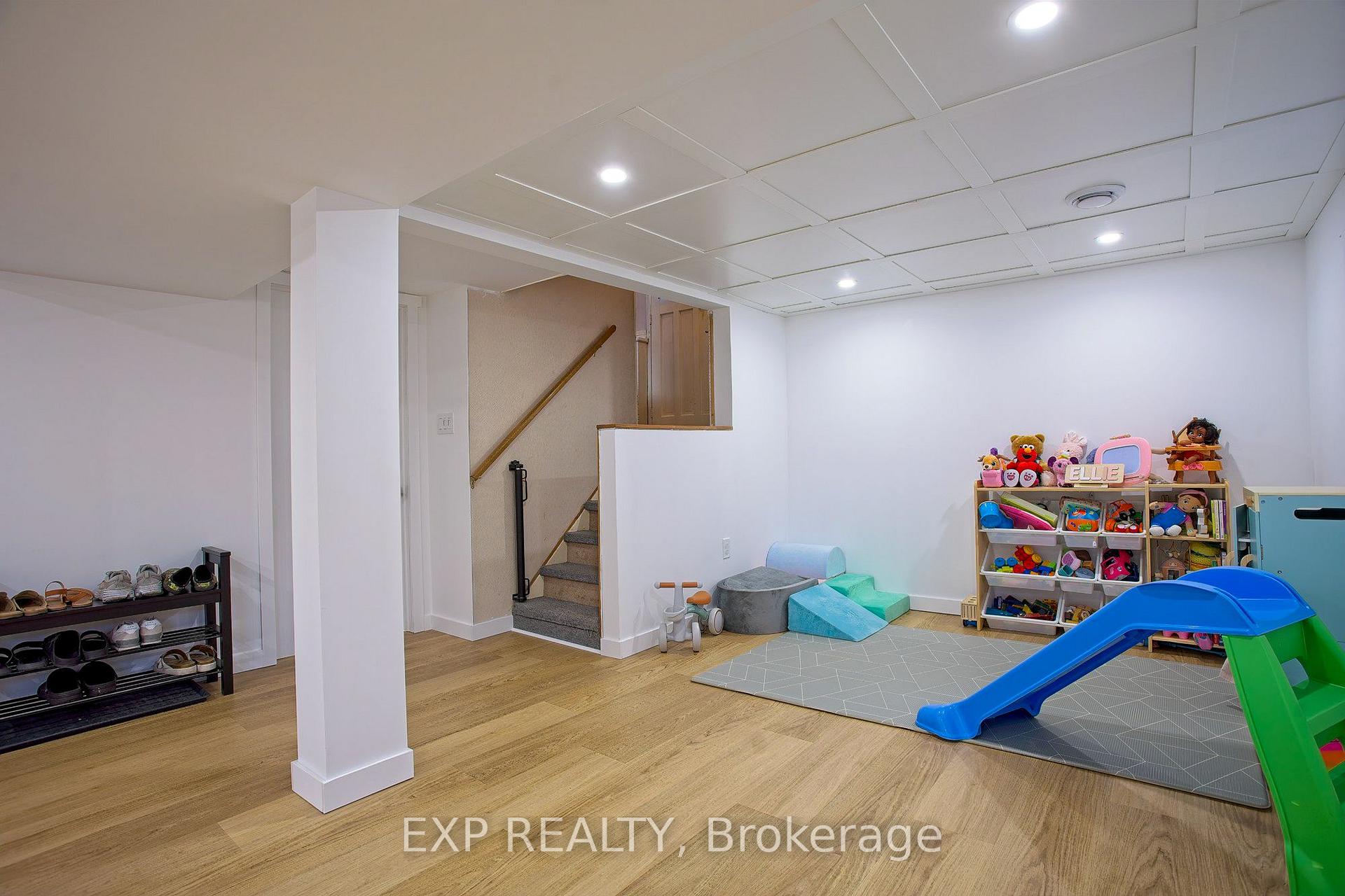 Photo 17 of 22 East 11th Street, Hamilton, Inch Park — HOMEH