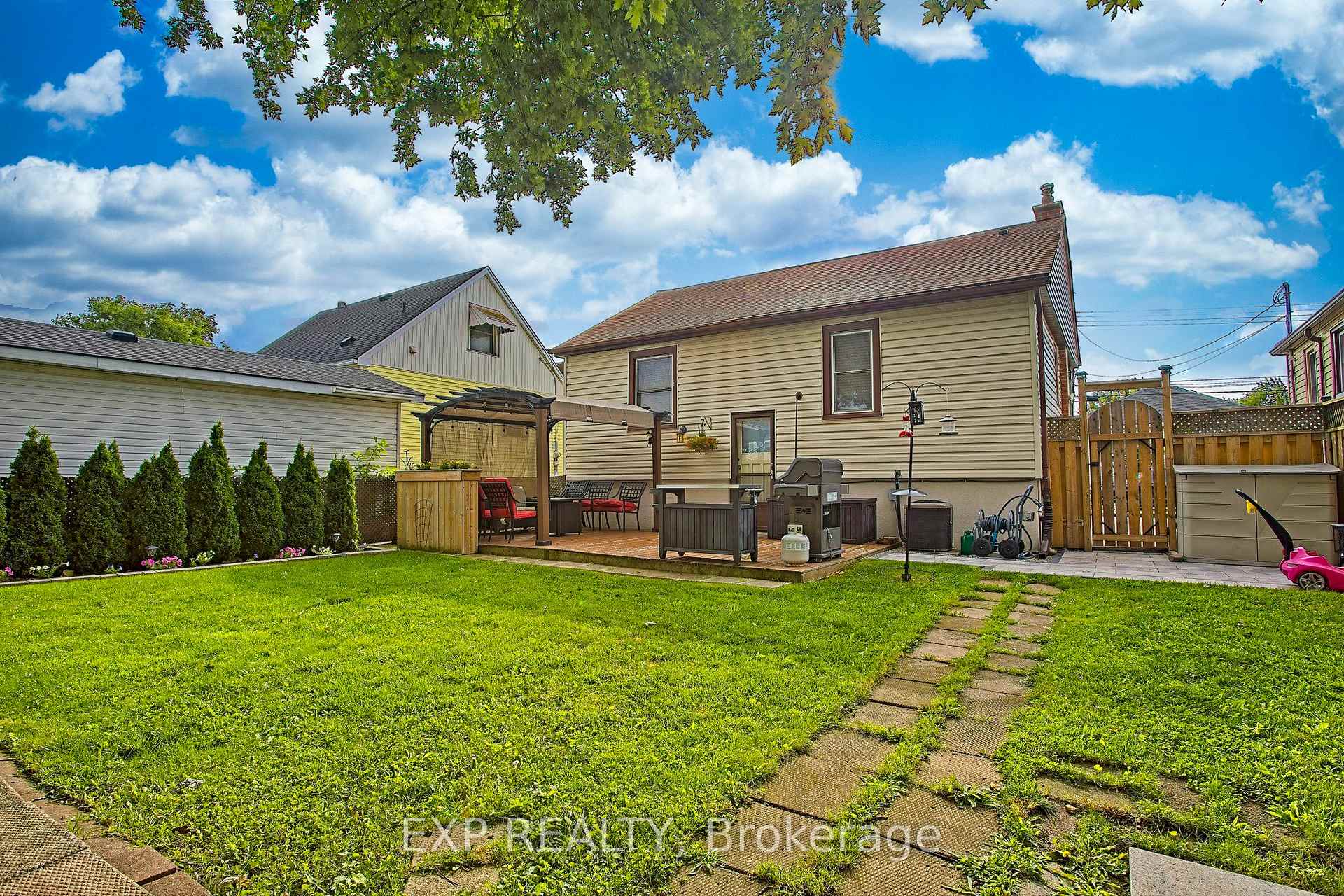 Photo 23 of 22 East 11th Street, Hamilton, Inch Park — HOMEH