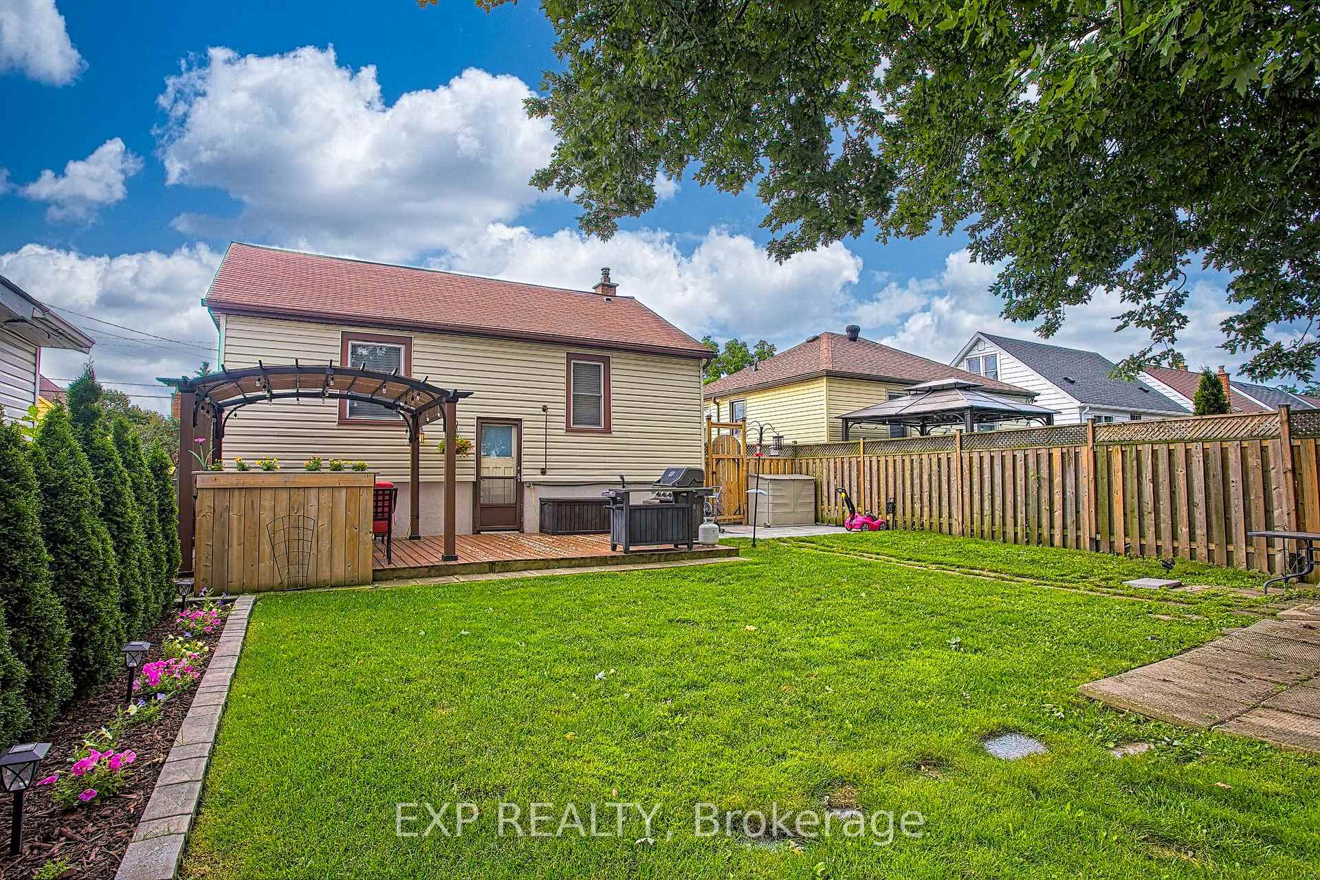 Photo 24 of 22 East 11th Street, Hamilton, Inch Park — HOMEH