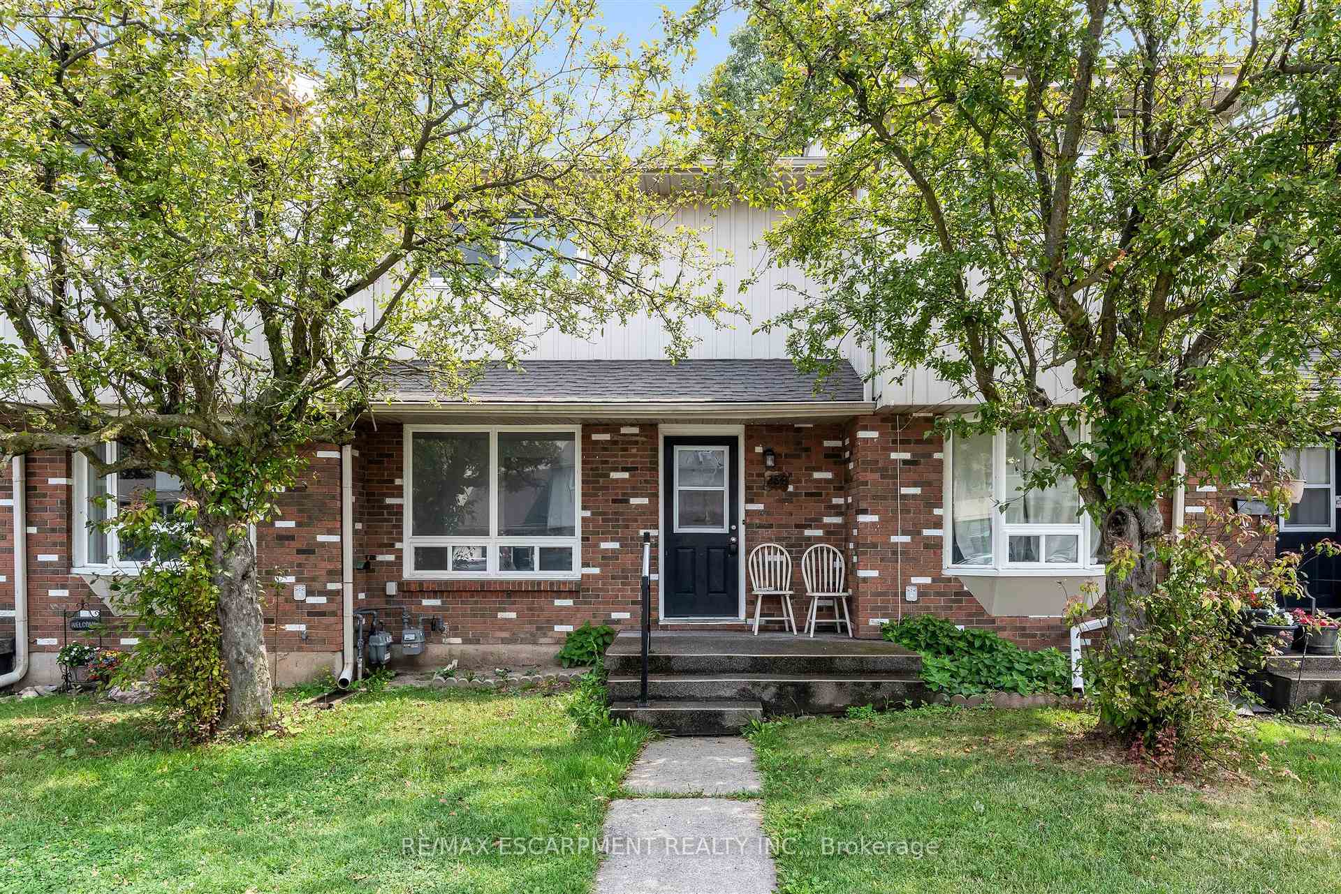 Front of Unit 284, 100 Brownleigh Avenue