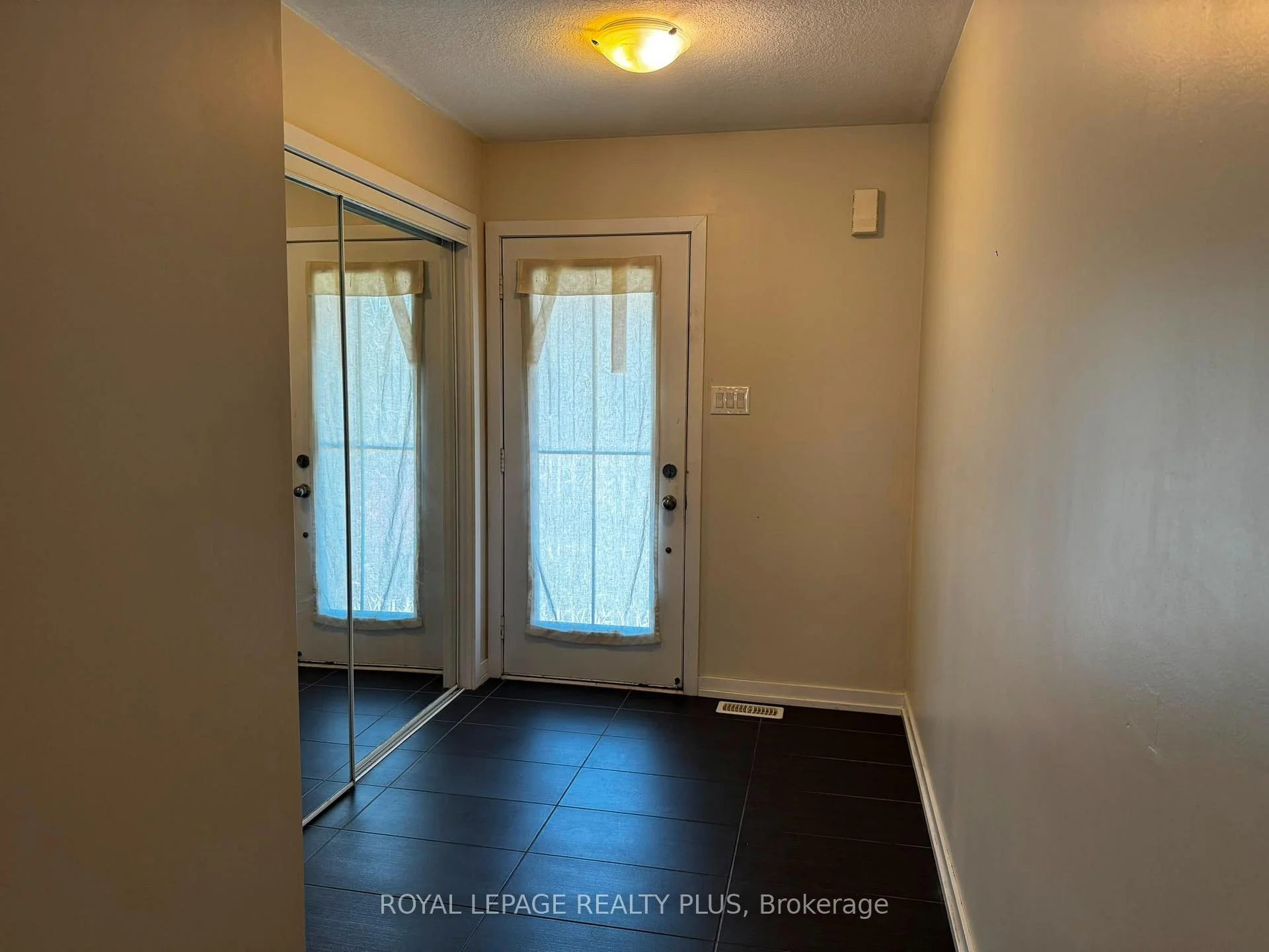 Photo 23 of 4 Prestwick Street, Hamilton, Stoney Creek Mountain — HOMEH