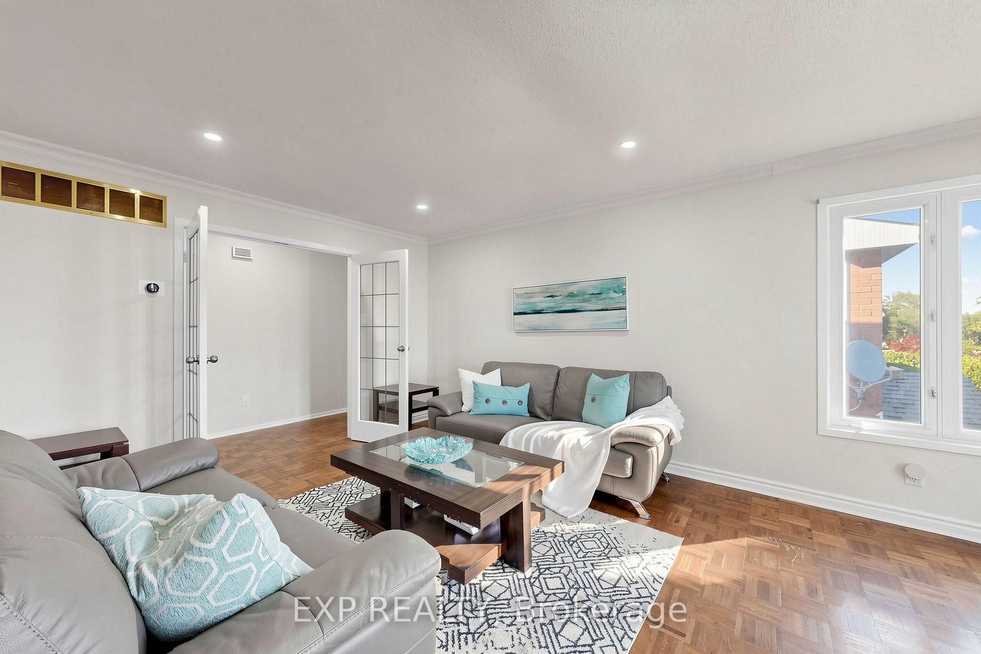 Photo 5 of 29 Mikado Crescent N, Brampton, Central Park — HOMEH