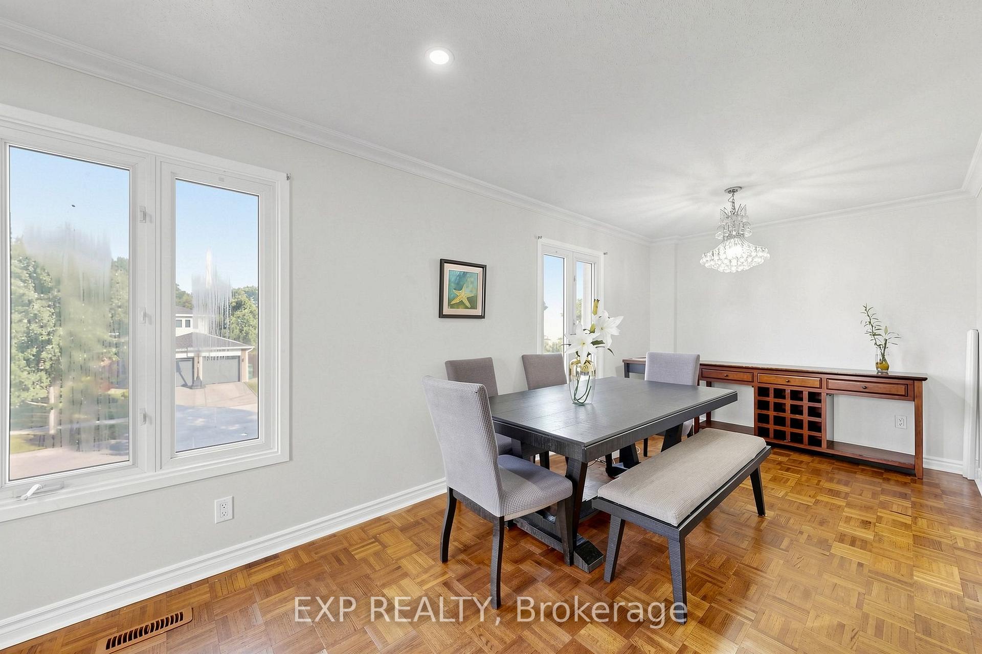 Photo 10 of 29 Mikado Crescent N, Brampton, Central Park — HOMEH