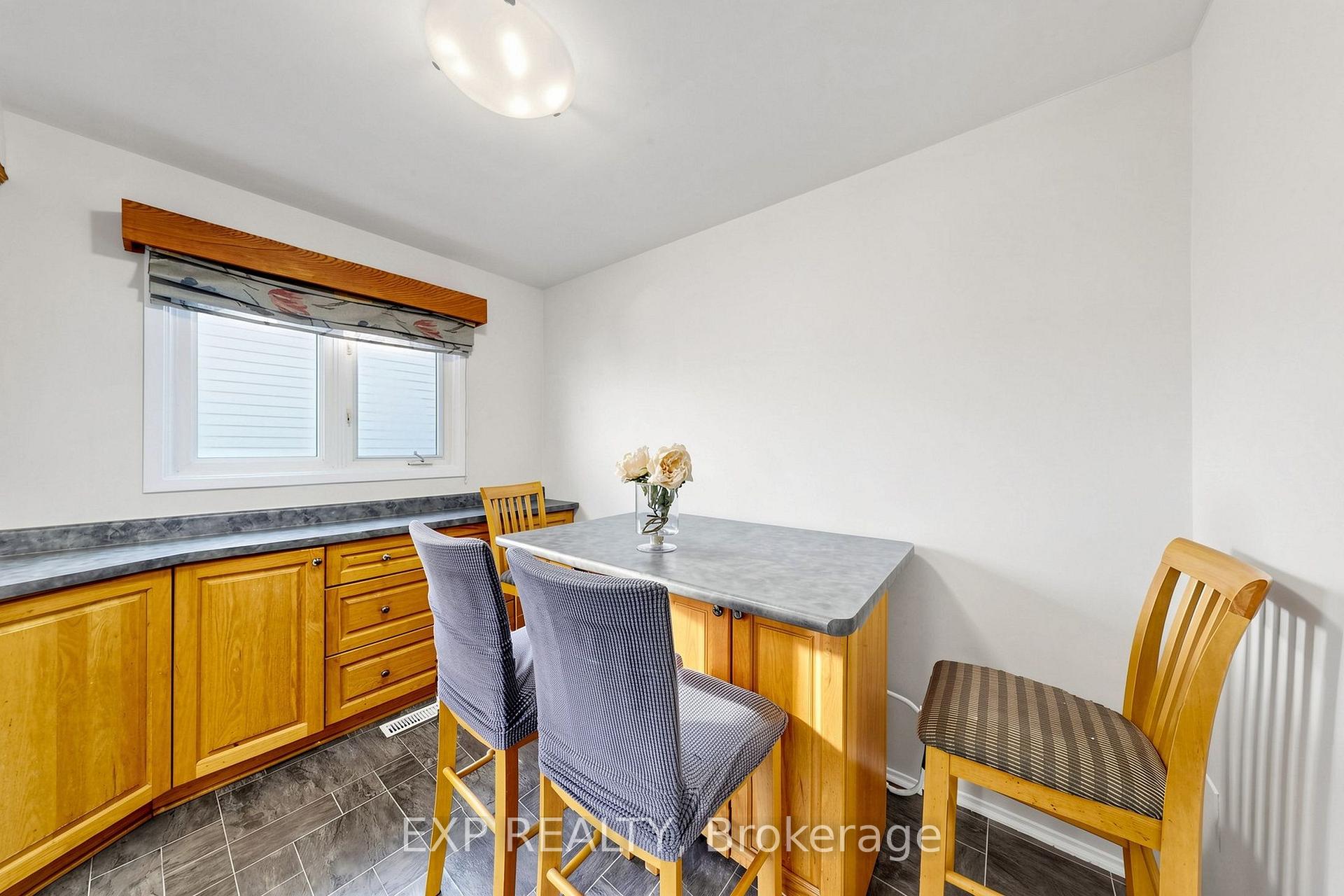 Photo 17 of 29 Mikado Crescent N, Brampton, Central Park — HOMEH