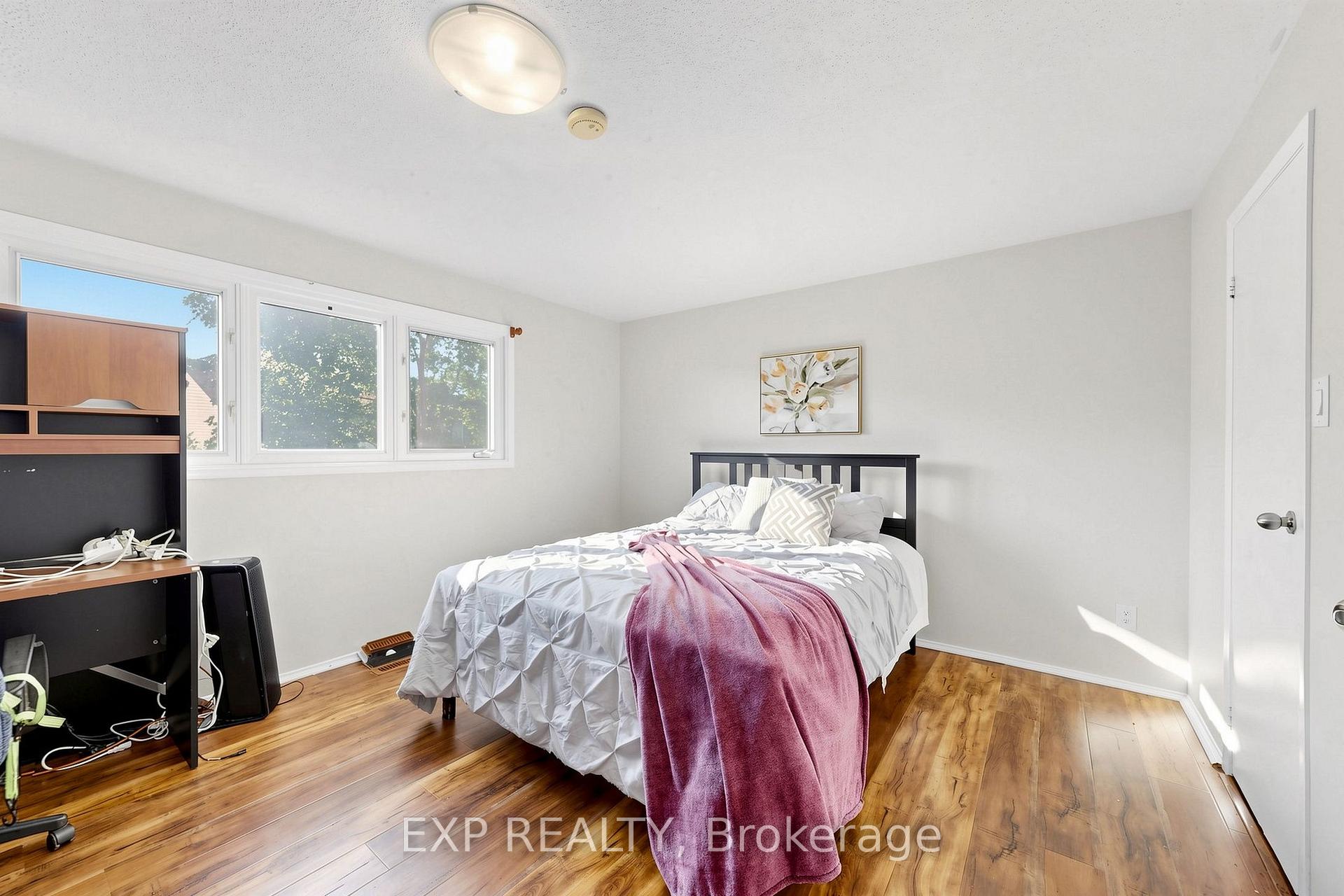 Photo 19 of 29 Mikado Crescent N, Brampton, Central Park — HOMEH