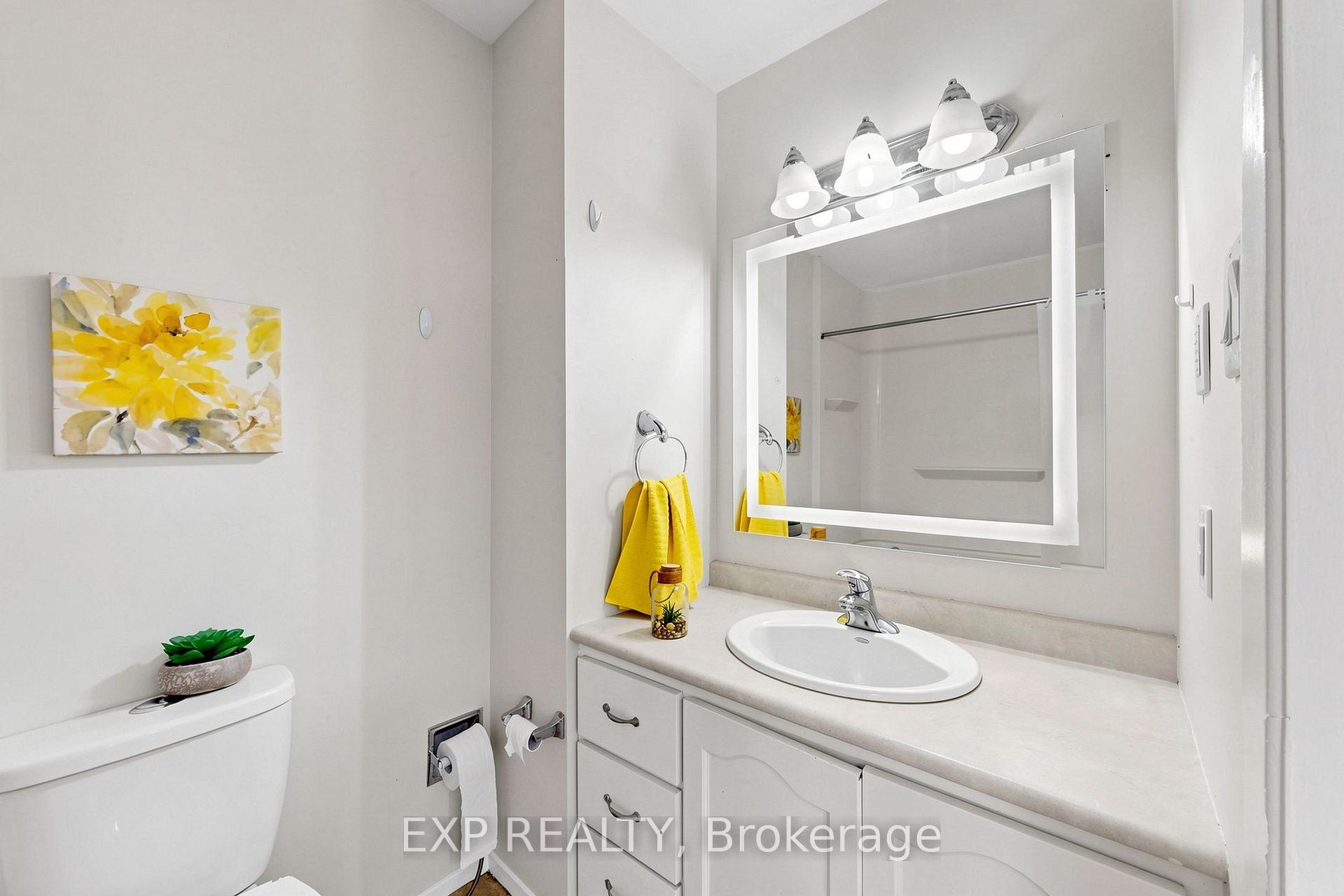 Photo 21 of 29 Mikado Crescent N, Brampton, Central Park — HOMEH