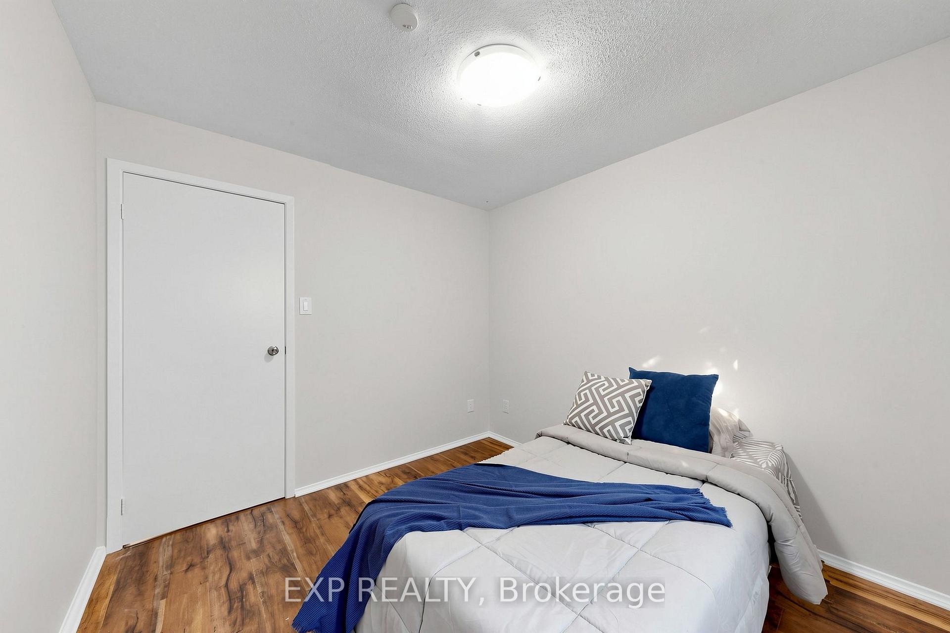 Photo 26 of 29 Mikado Crescent N, Brampton, Central Park — HOMEH