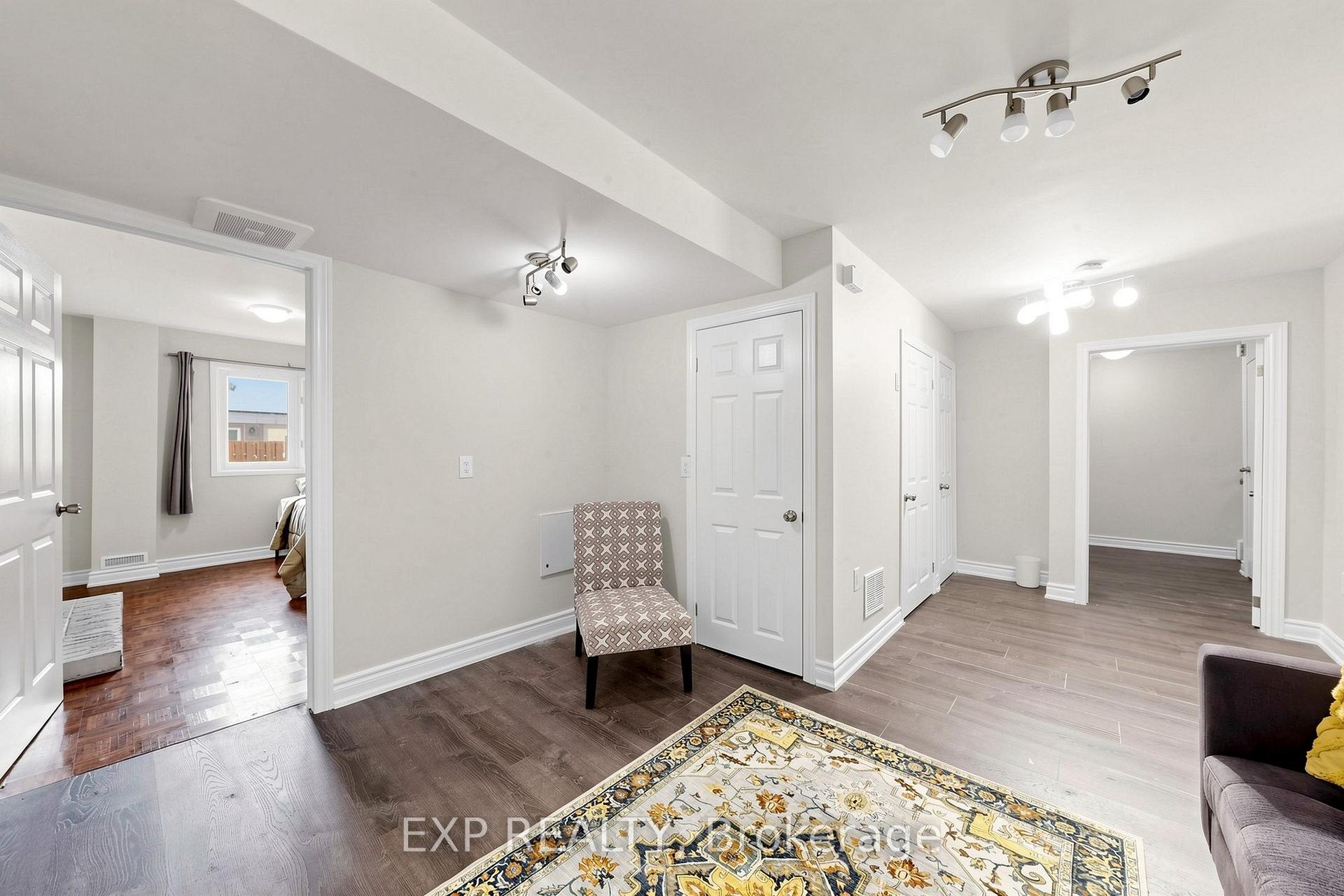 Photo 33 of 29 Mikado Crescent N, Brampton, Central Park — HOMEH