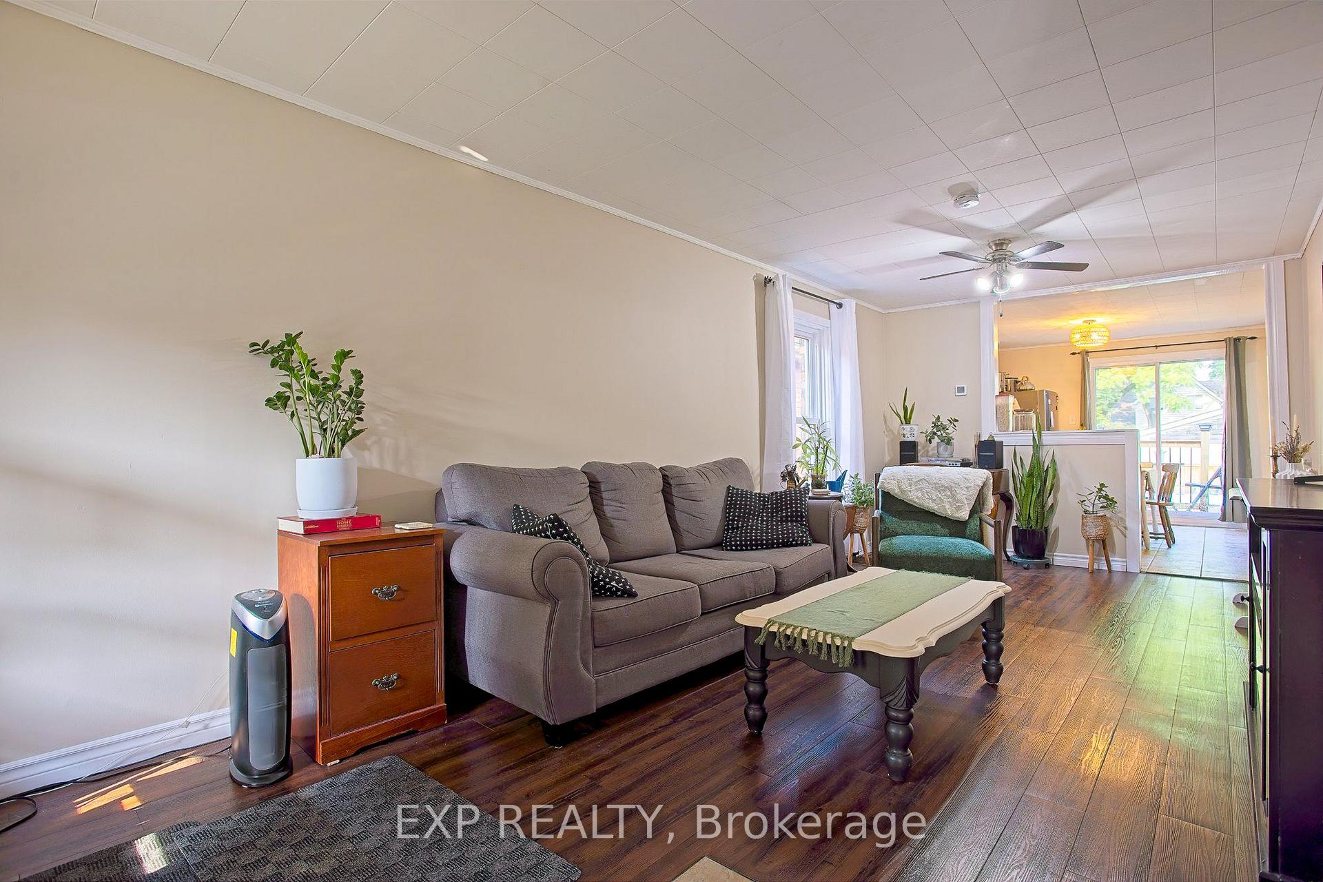 Photo 4 of 34 Poplar Avenue, Hamilton, Eastmount — HOMEH