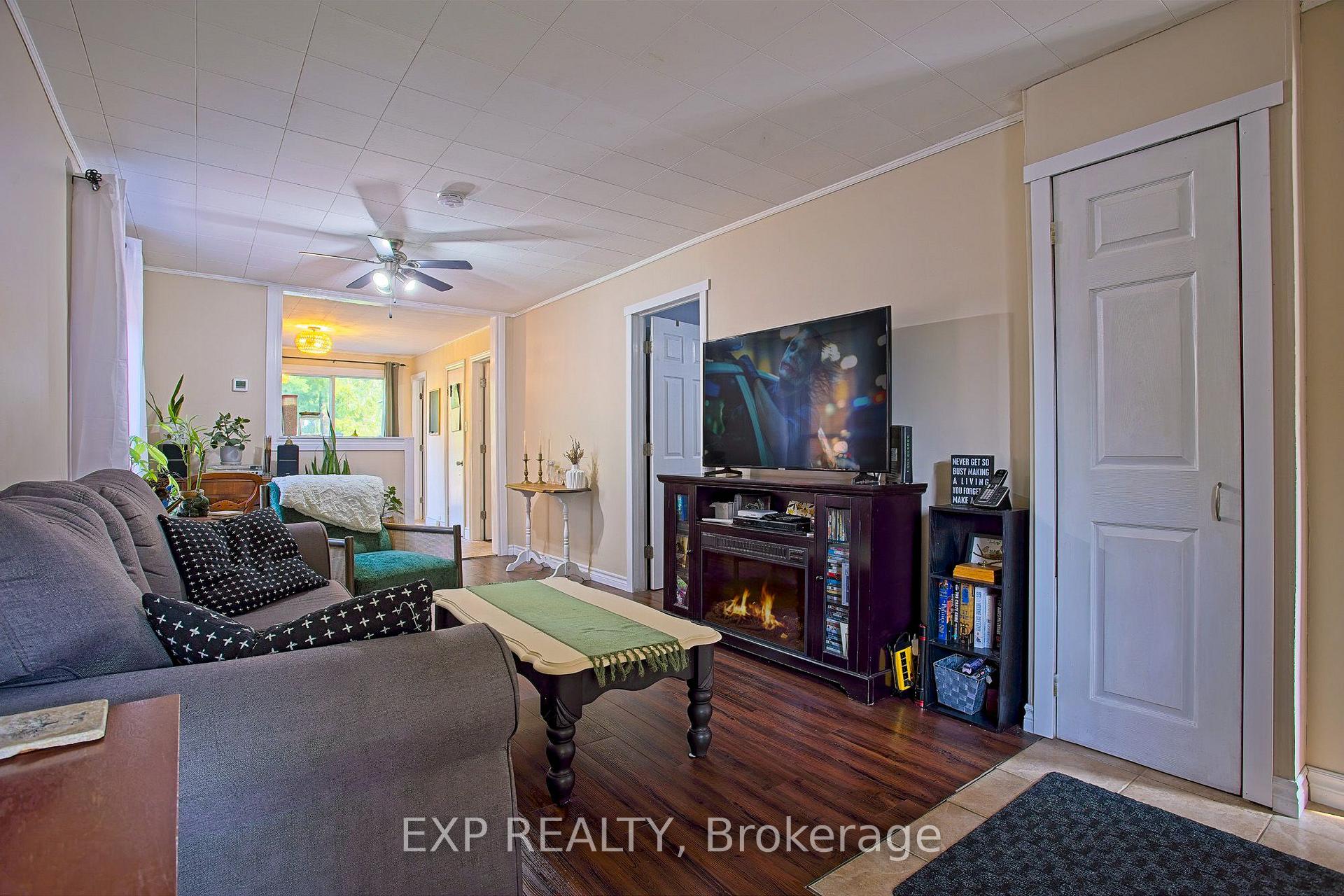 Photo 5 of 34 Poplar Avenue, Hamilton, Eastmount — HOMEH