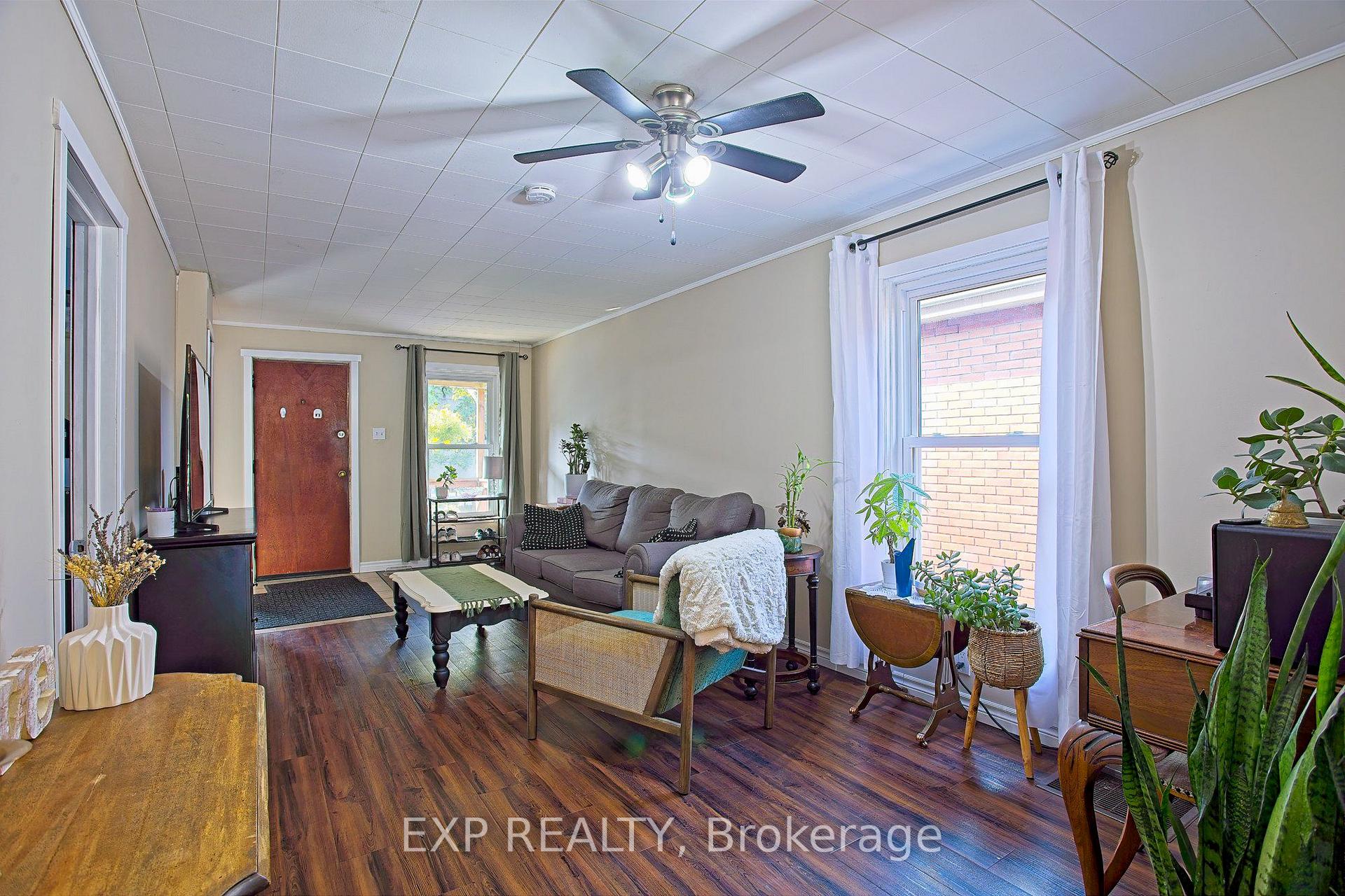 Photo 8 of 34 Poplar Avenue, Hamilton, Eastmount — HOMEH