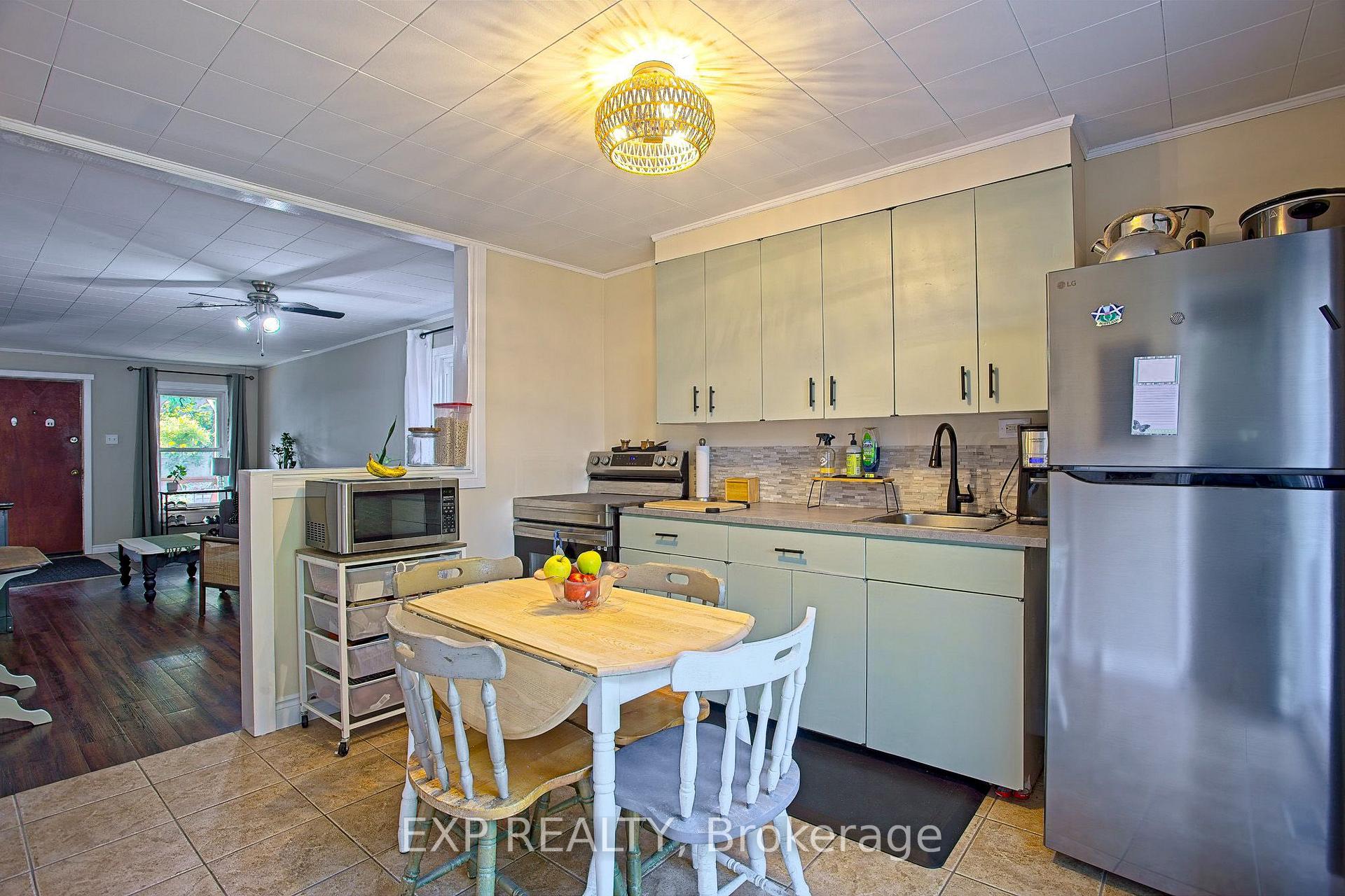 Photo 9 of 34 Poplar Avenue, Hamilton, Eastmount — HOMEH