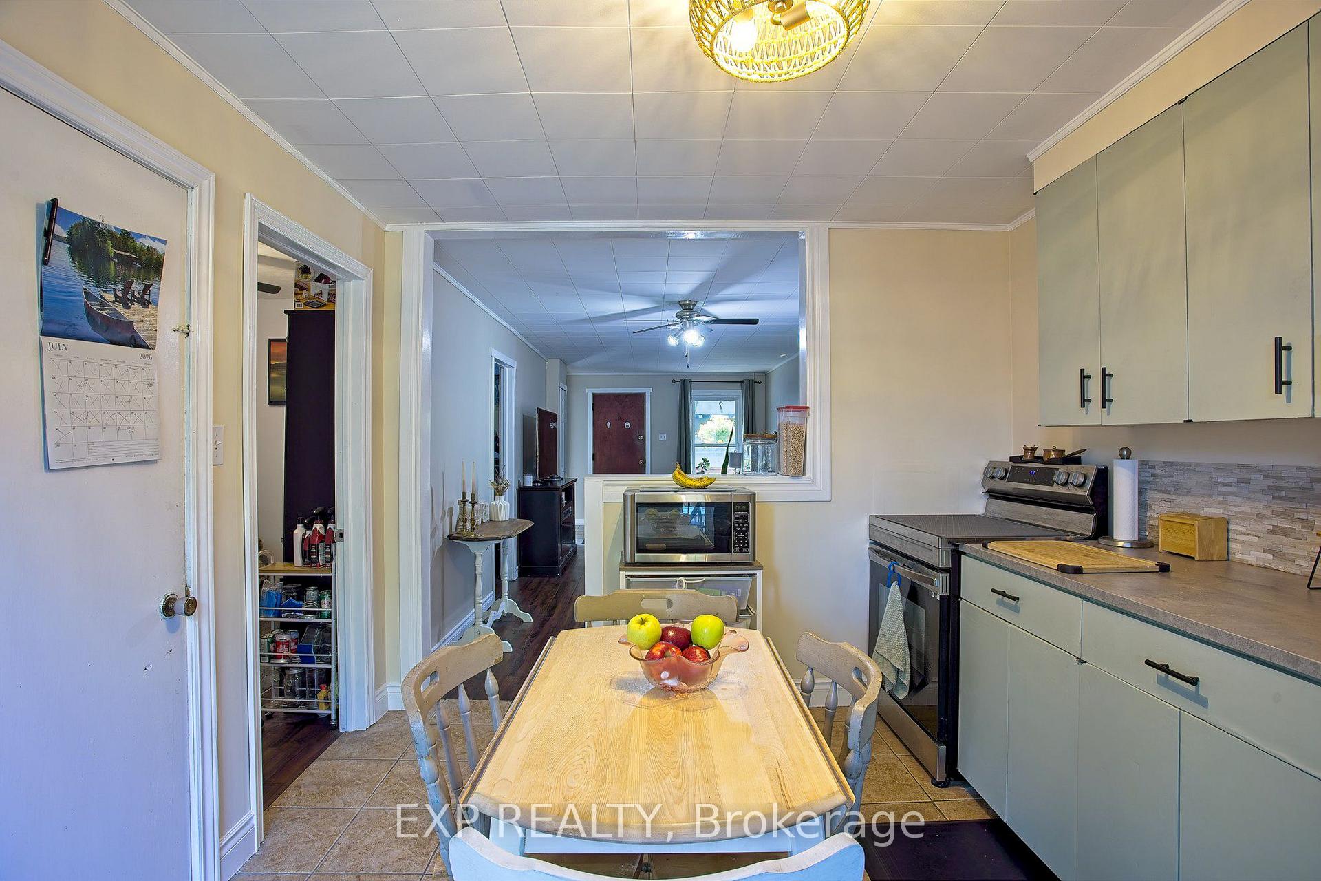 Photo 11 of 34 Poplar Avenue, Hamilton, Eastmount — HOMEH