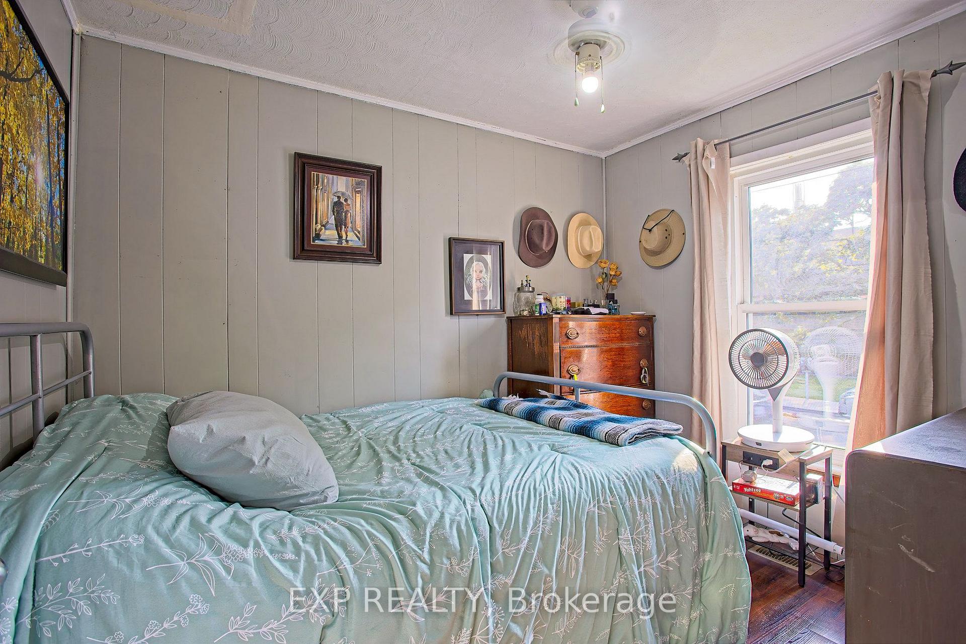 Photo 13 of 34 Poplar Avenue, Hamilton, Eastmount — HOMEH