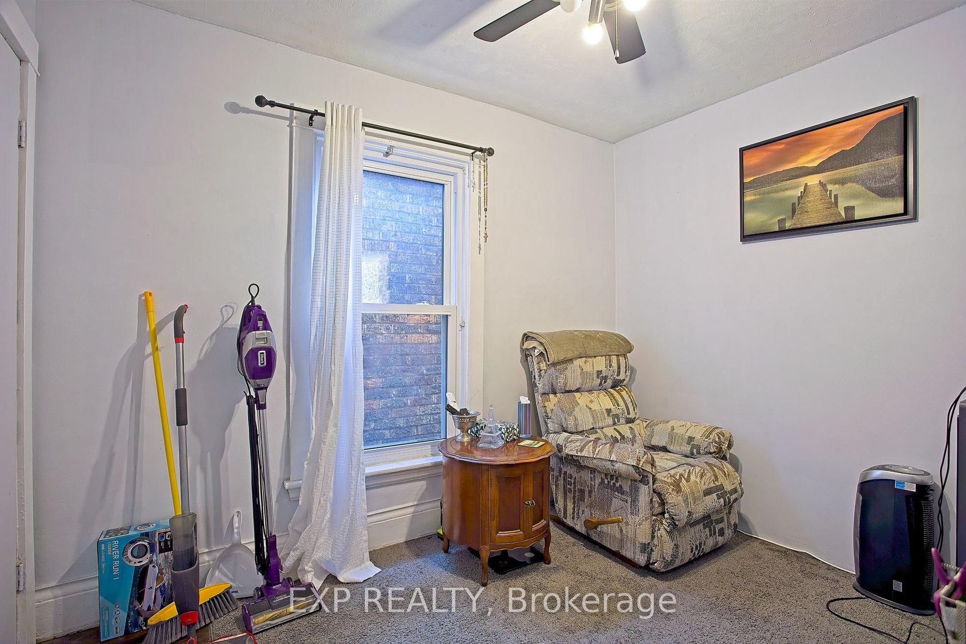 Photo 15 of 34 Poplar Avenue, Hamilton, Eastmount — HOMEH