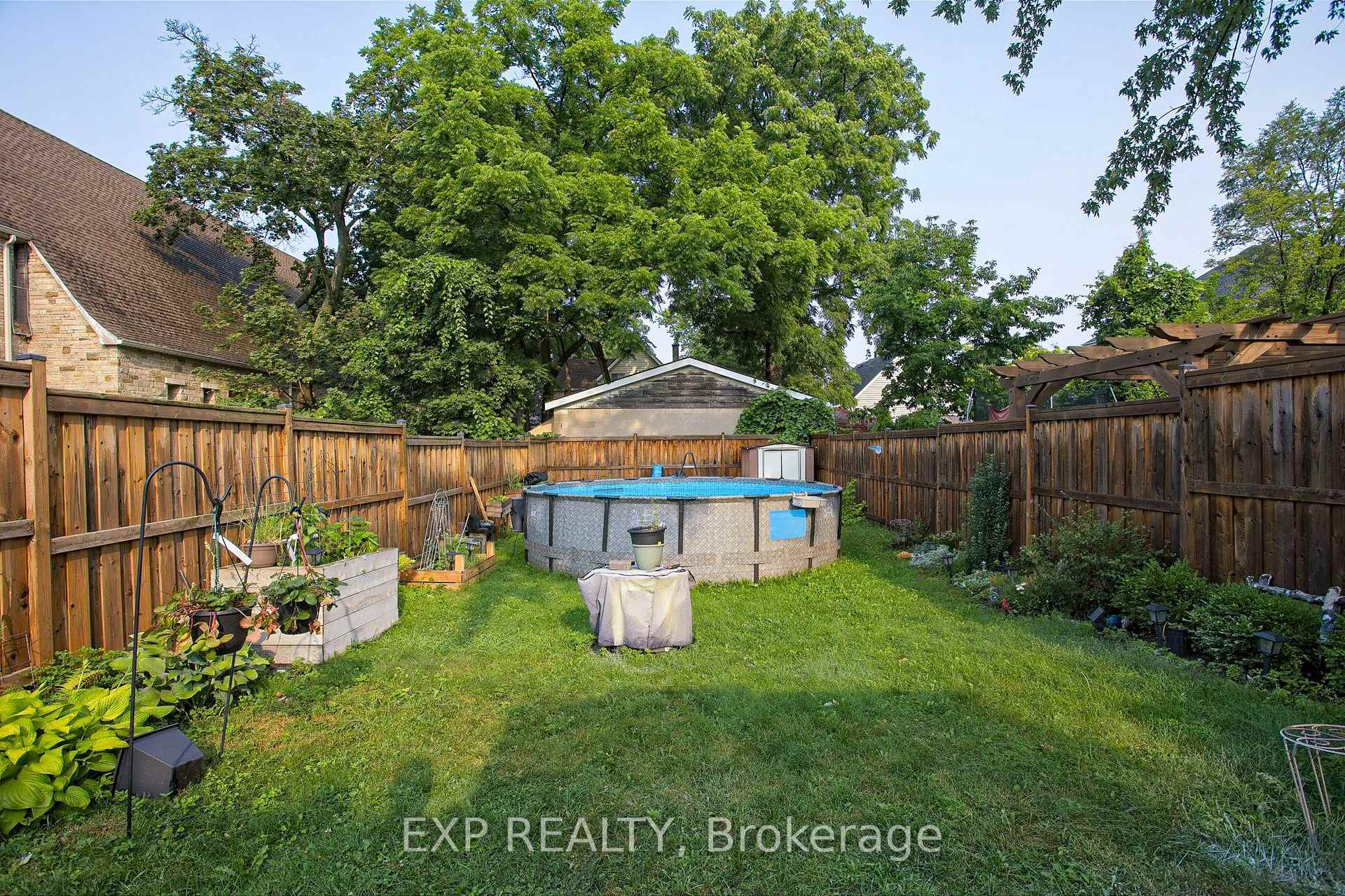 Photo 17 of 34 Poplar Avenue, Hamilton, Eastmount — HOMEH