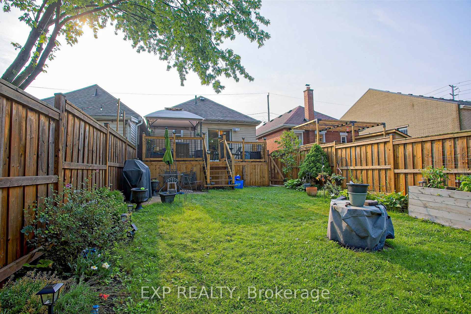 Photo 18 of 34 Poplar Avenue, Hamilton, Eastmount — HOMEH