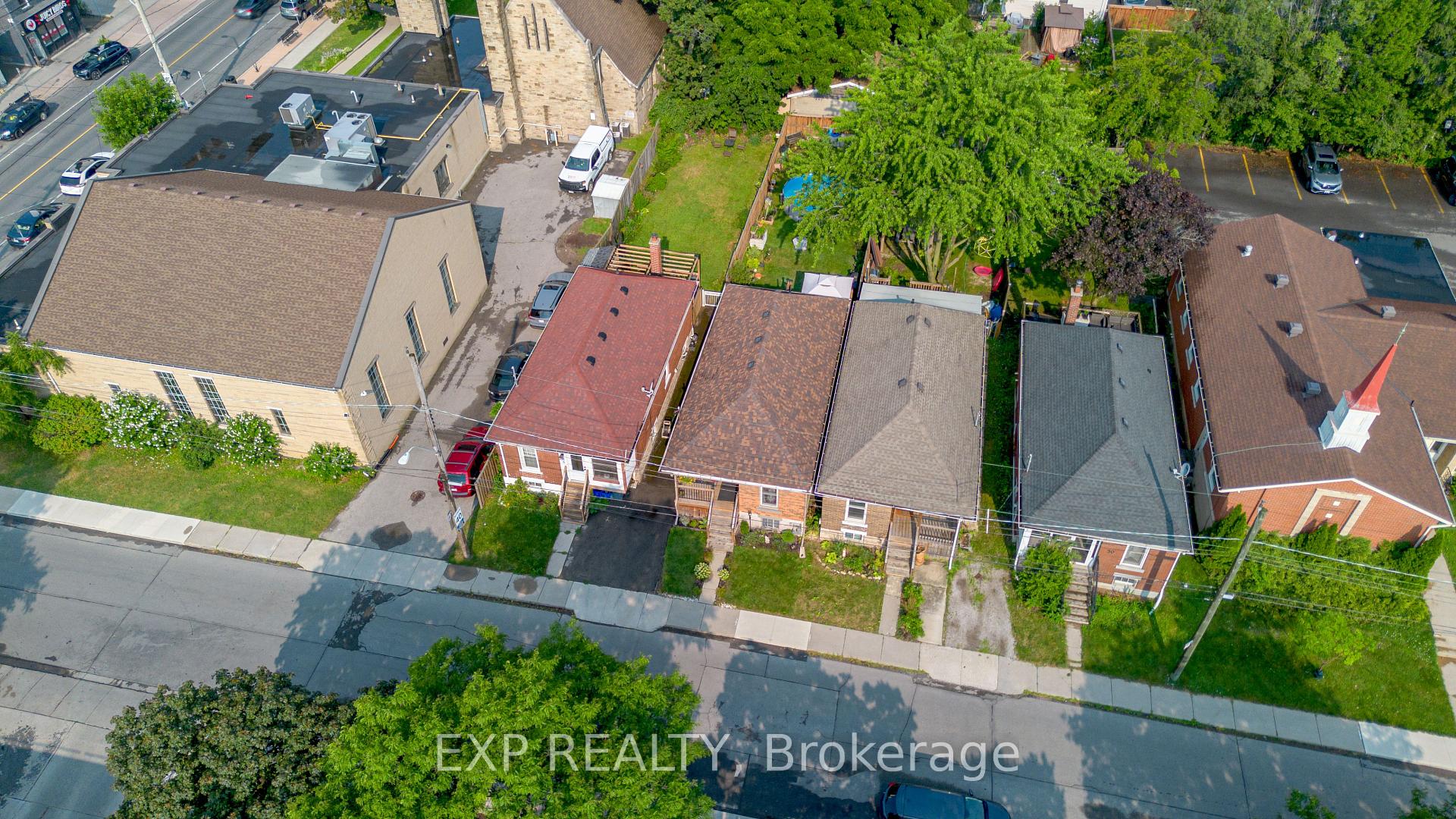 Photo 25 of 34 Poplar Avenue, Hamilton, Eastmount — HOMEH