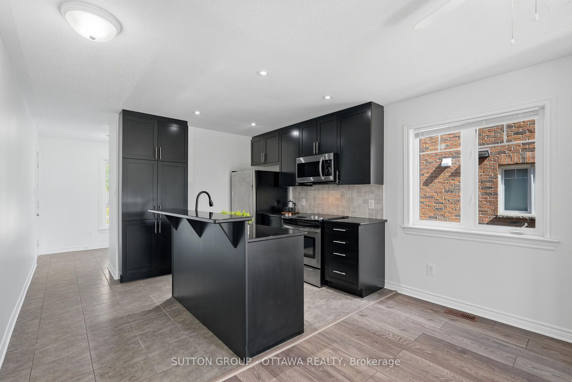 Photo 4 of 2563 Longfields Drive, Ottawa, Barrhaven - Stonebridge — HOMEH