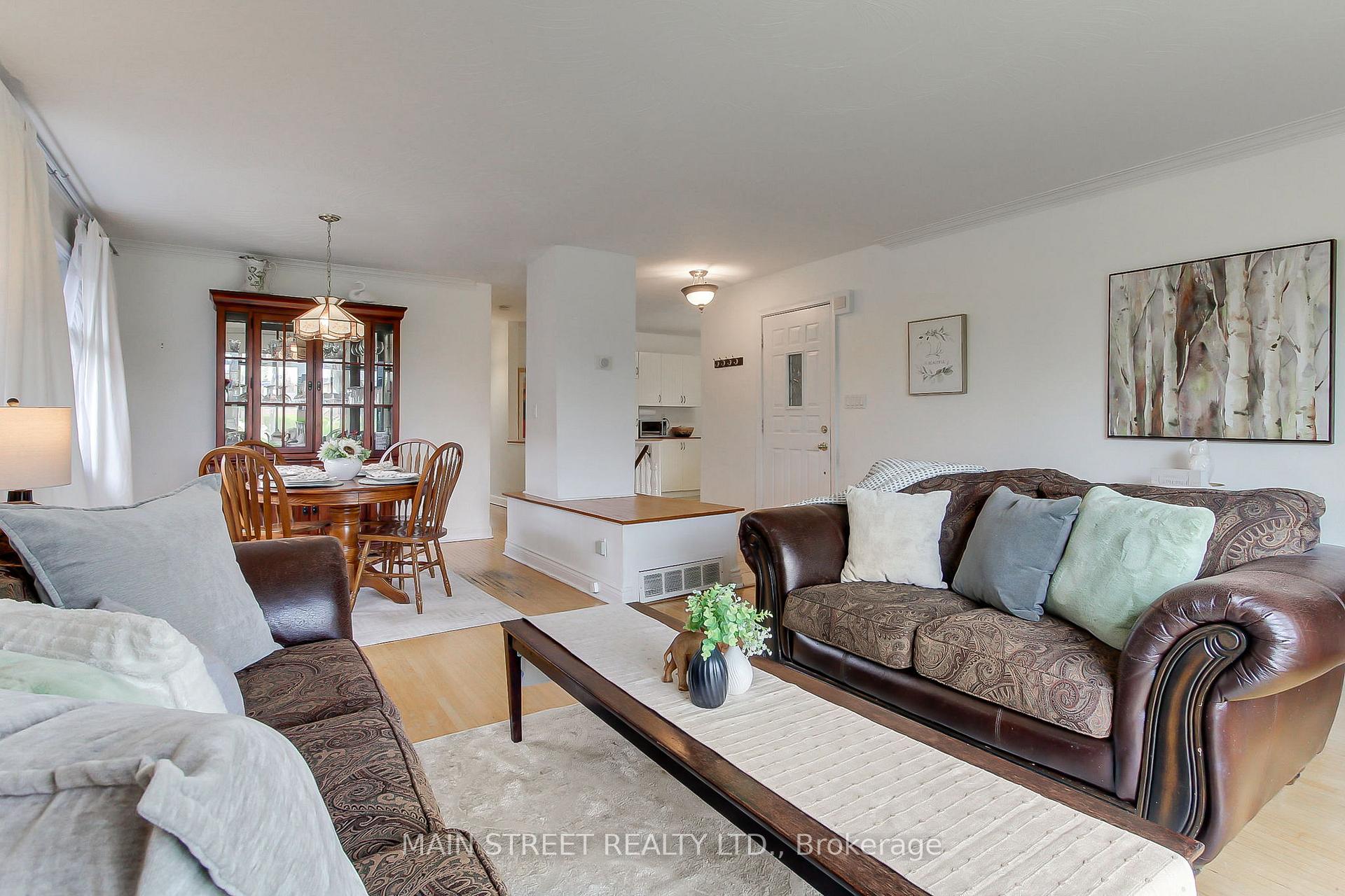 Photo 5 of 14 Westhampton Drive, Etobicoke, Kingsview Village-The Westway — HOMEH