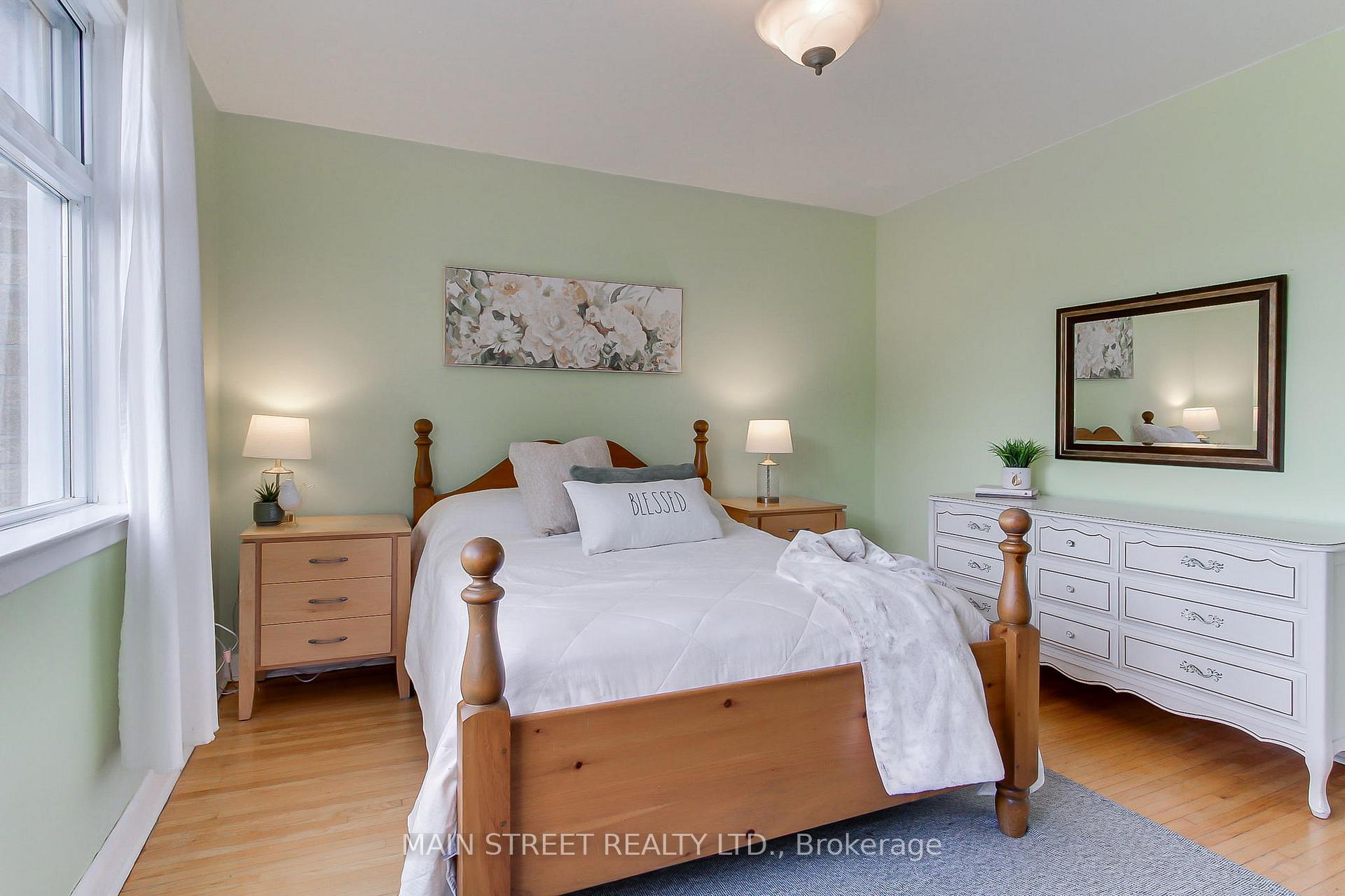 Photo 19 of 14 Westhampton Drive, Etobicoke, Kingsview Village-The Westway — HOMEH