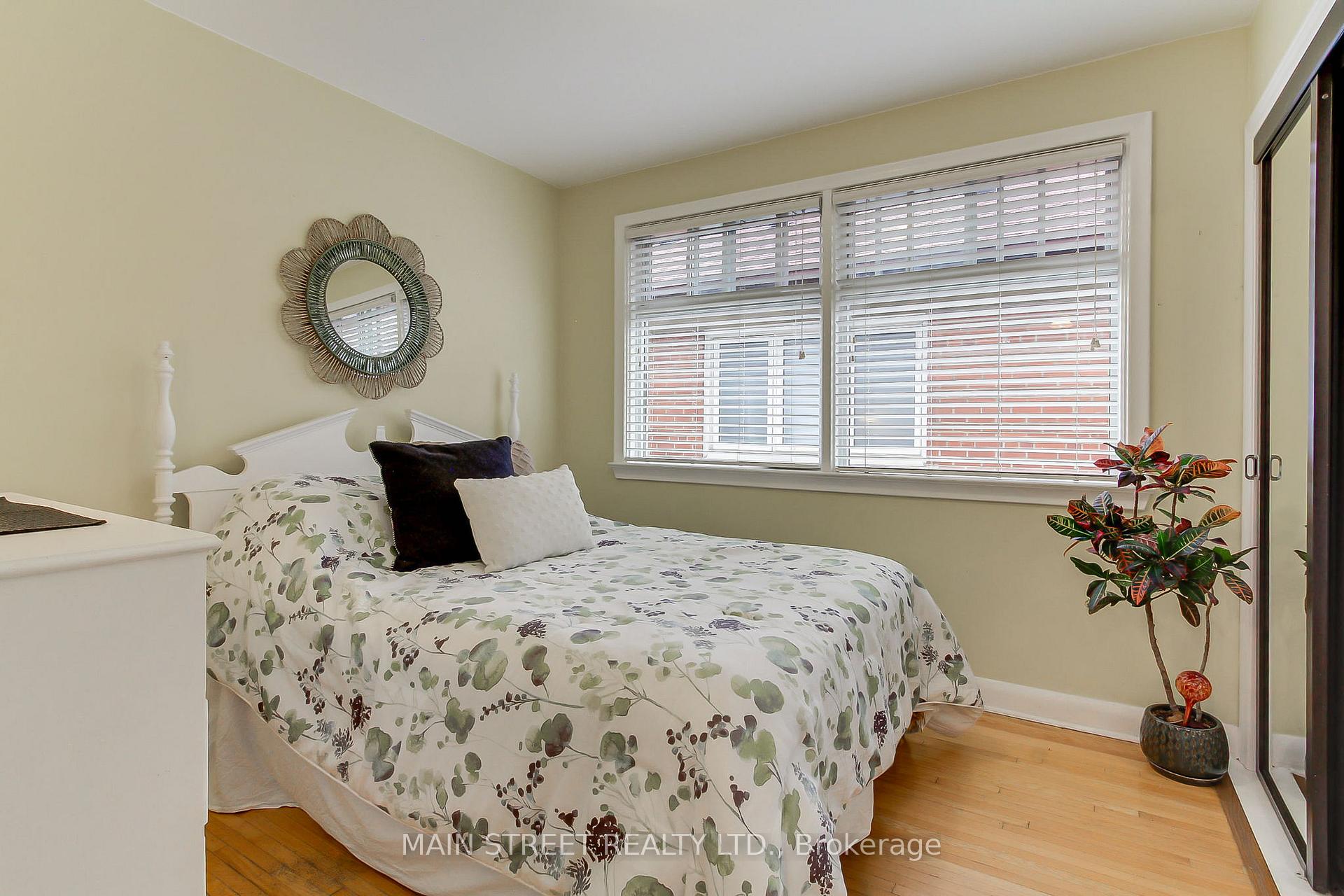 Photo 21 of 14 Westhampton Drive, Etobicoke, Kingsview Village-The Westway — HOMEH
