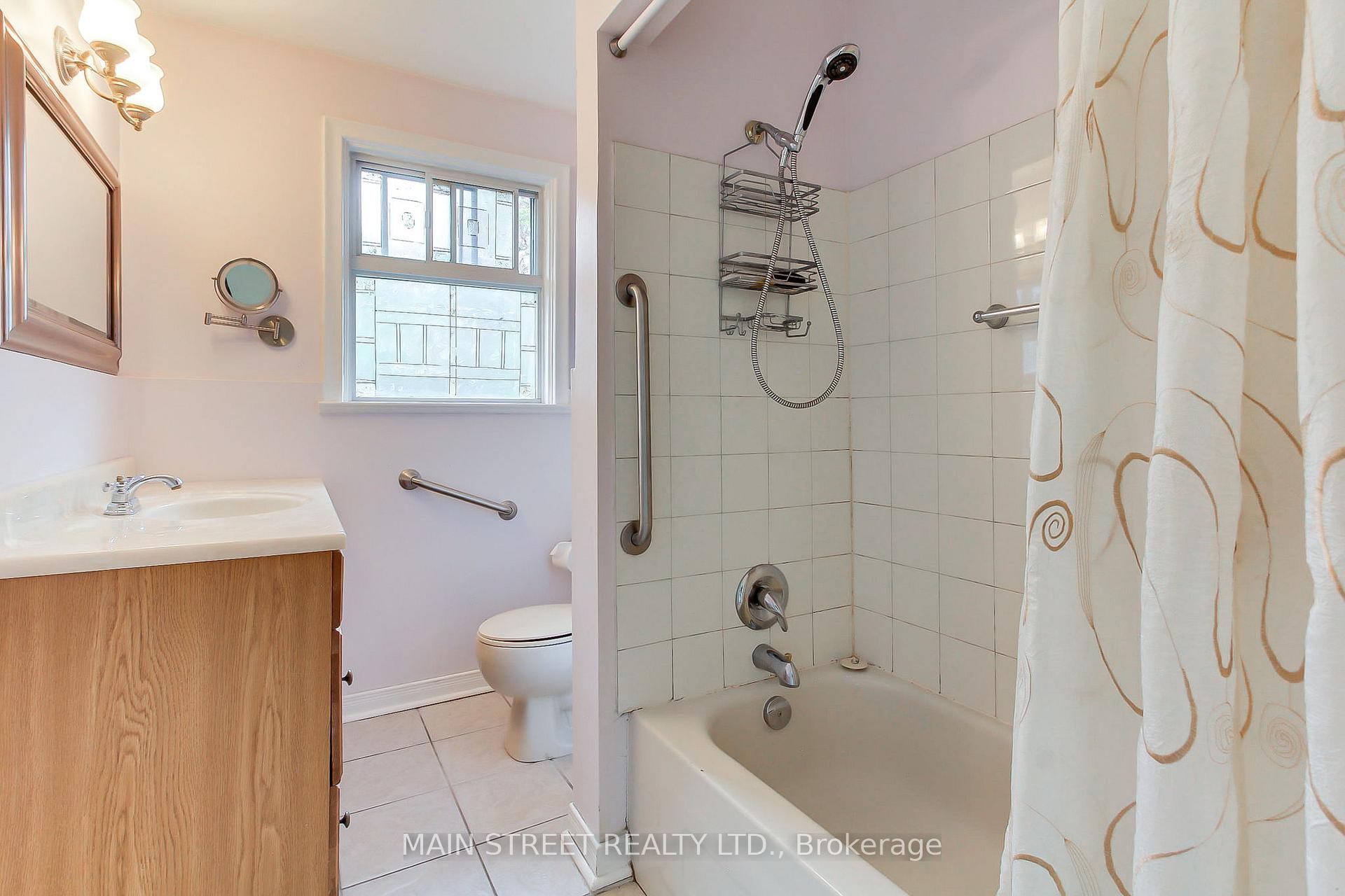 Photo 26 of 14 Westhampton Drive, Etobicoke, Kingsview Village-The Westway — HOMEH