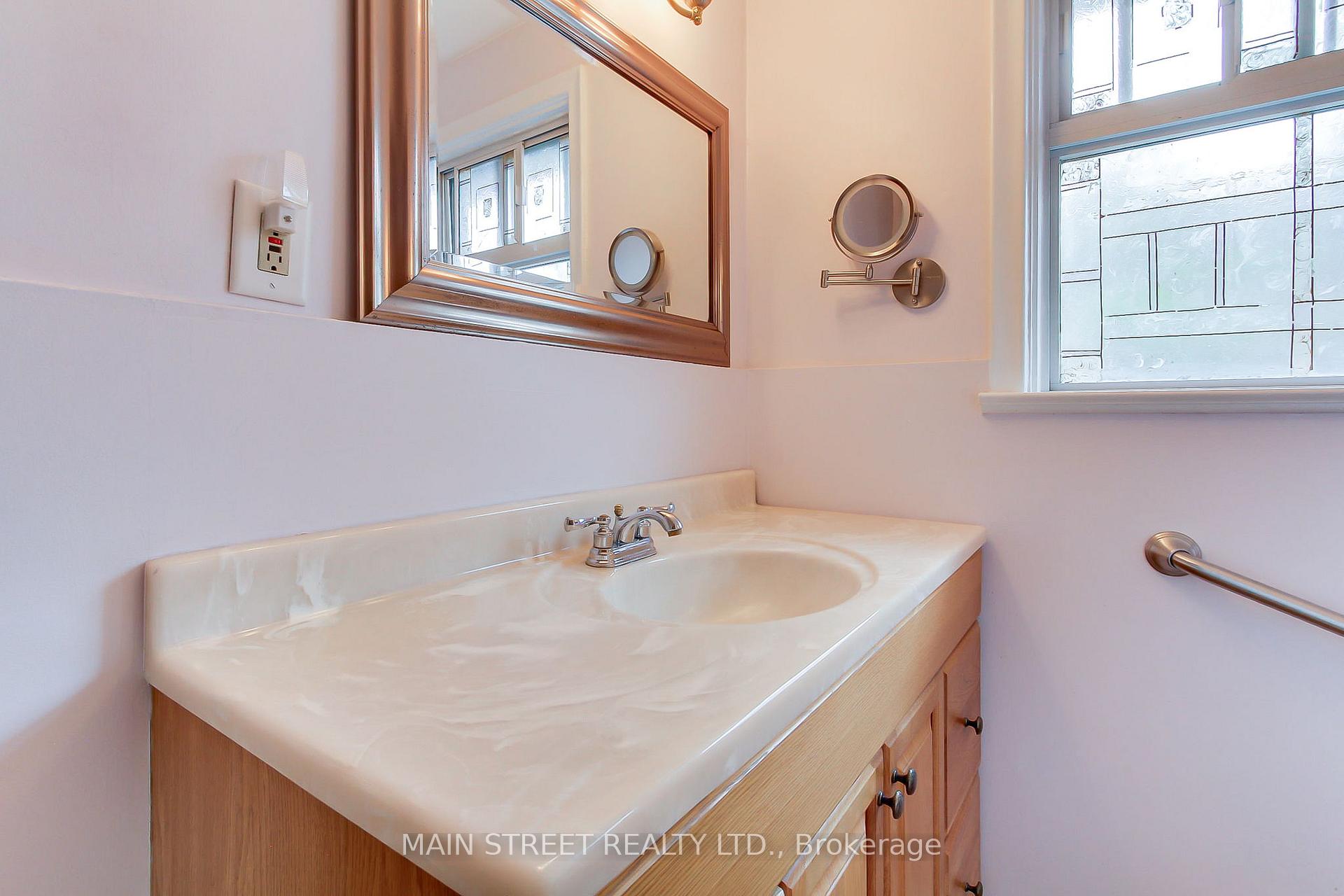 Photo 27 of 14 Westhampton Drive, Etobicoke, Kingsview Village-The Westway — HOMEH