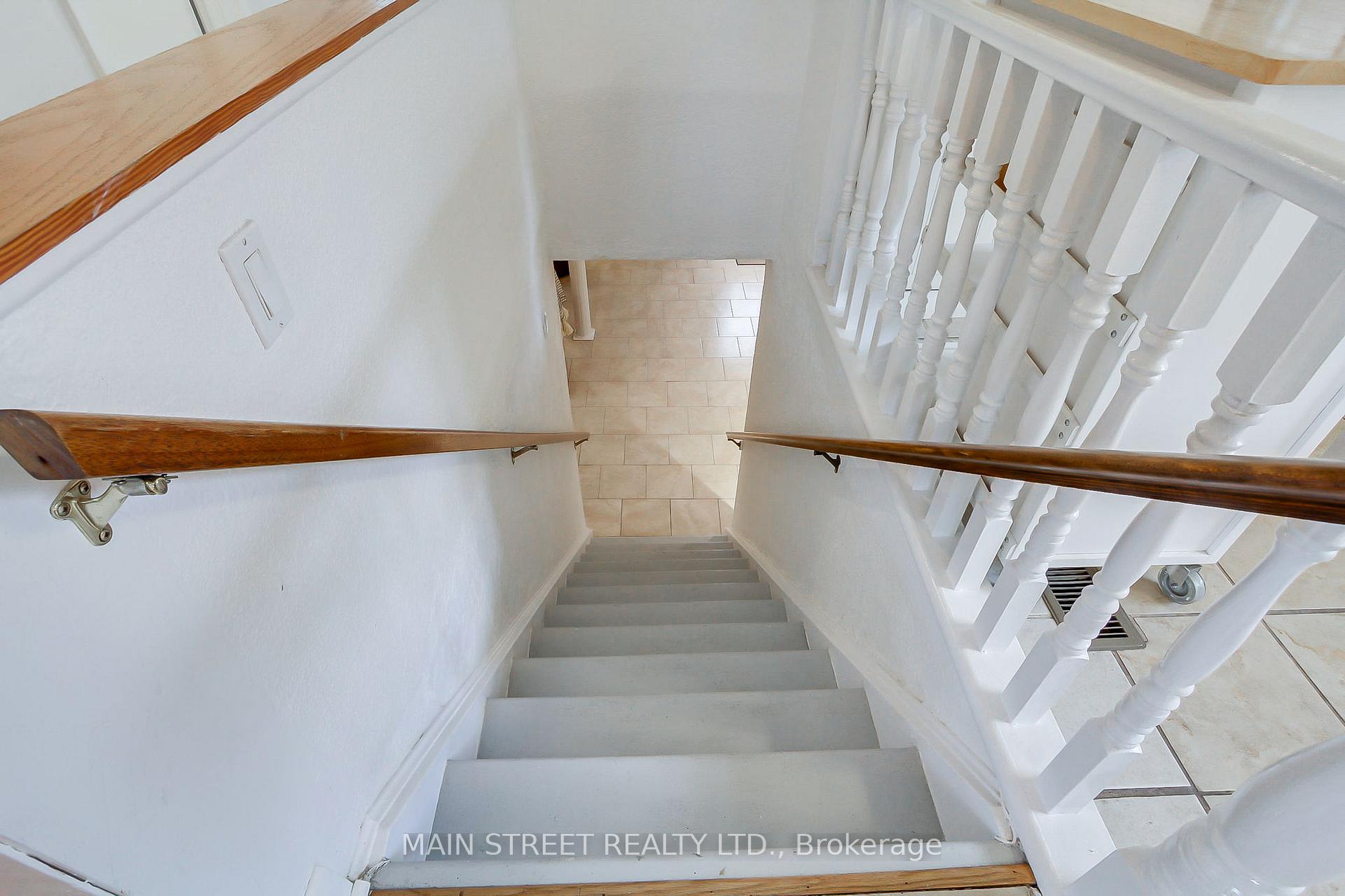 Photo 28 of 14 Westhampton Drive, Etobicoke, Kingsview Village-The Westway — HOMEH