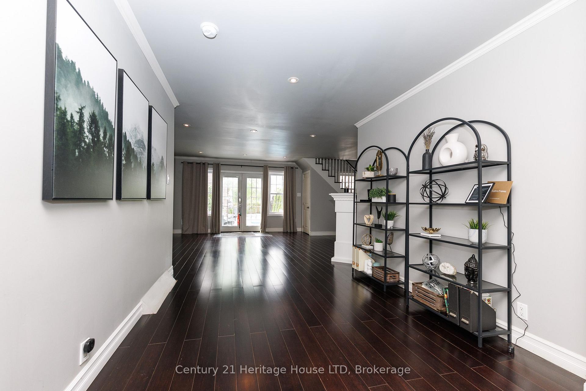 Photo 5 of 6021 Montrose Road, Niagara Falls, West Wood — HOMEH