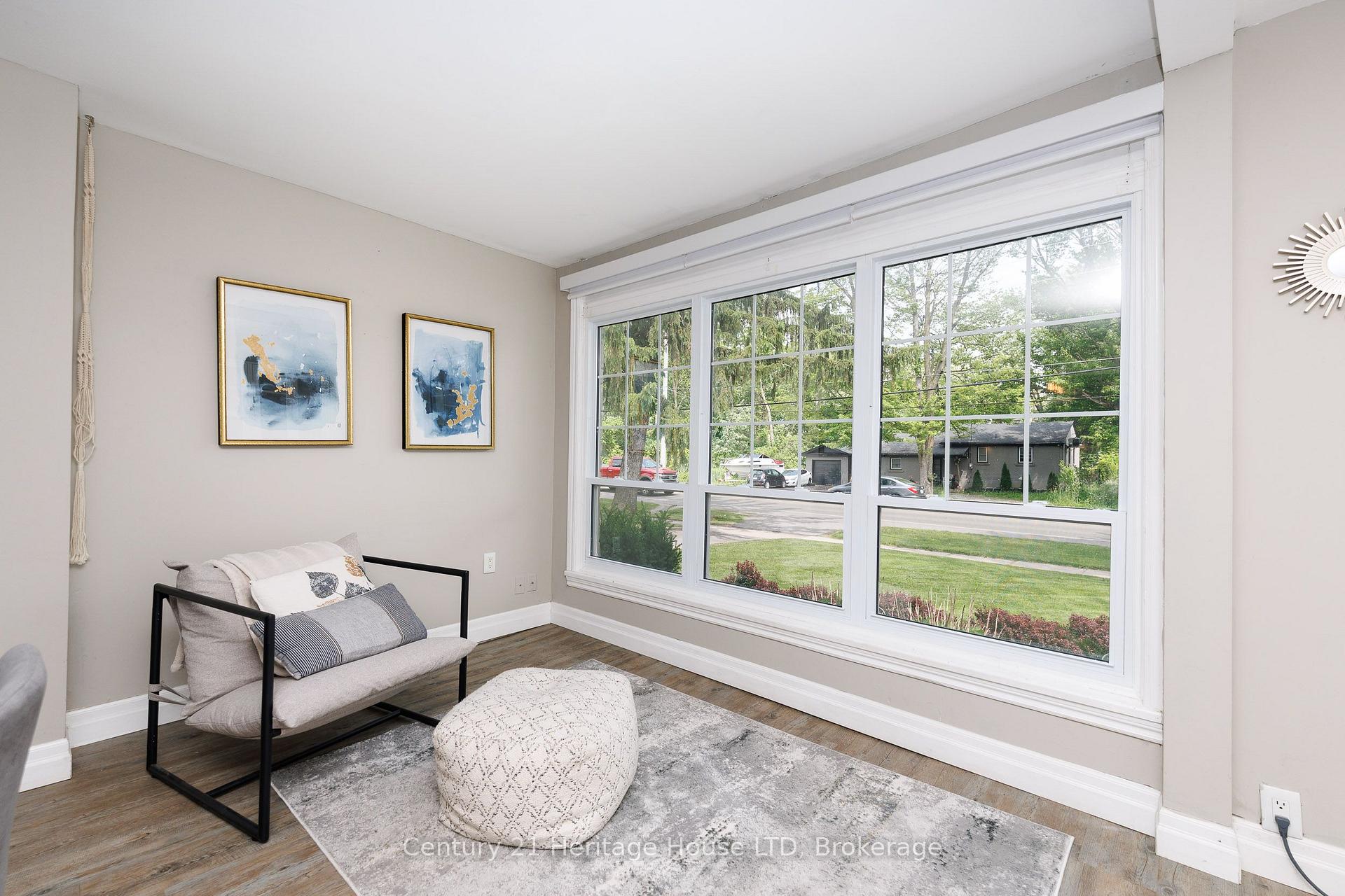 Photo 8 of 6021 Montrose Road, Niagara Falls, West Wood — HOMEH