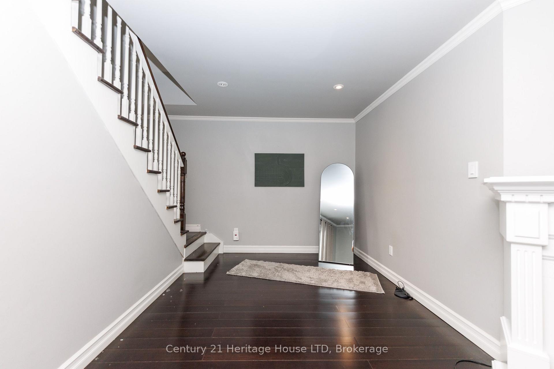 Photo 9 of 6021 Montrose Road, Niagara Falls, West Wood — HOMEH