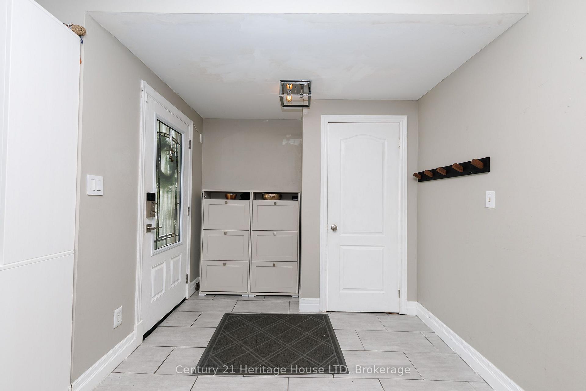 Photo 12 of 6021 Montrose Road, Niagara Falls, West Wood — HOMEH