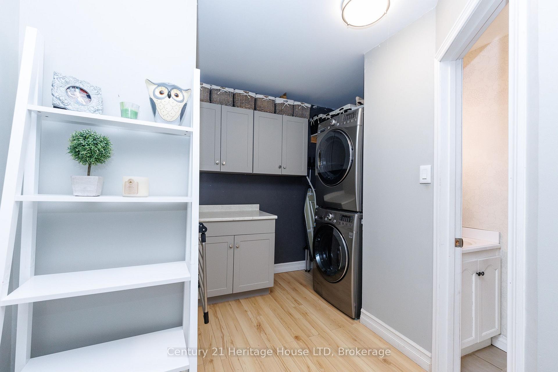 Photo 20 of 6021 Montrose Road, Niagara Falls, West Wood — HOMEH