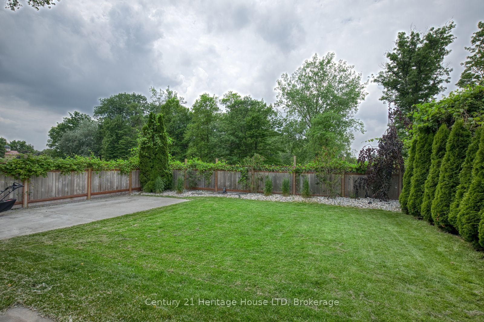 Photo 24 of 6021 Montrose Road, Niagara Falls, West Wood — HOMEH